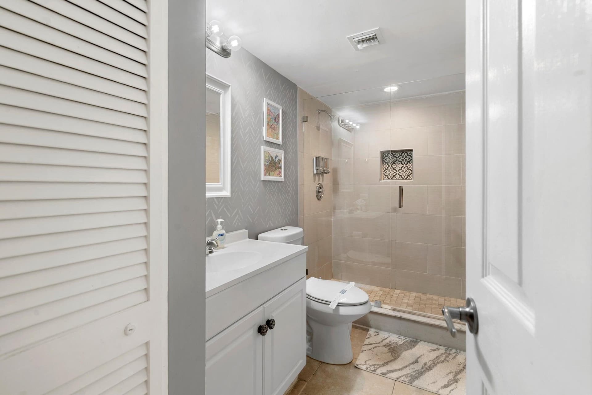 500 Burton Drive 2313 photo 25