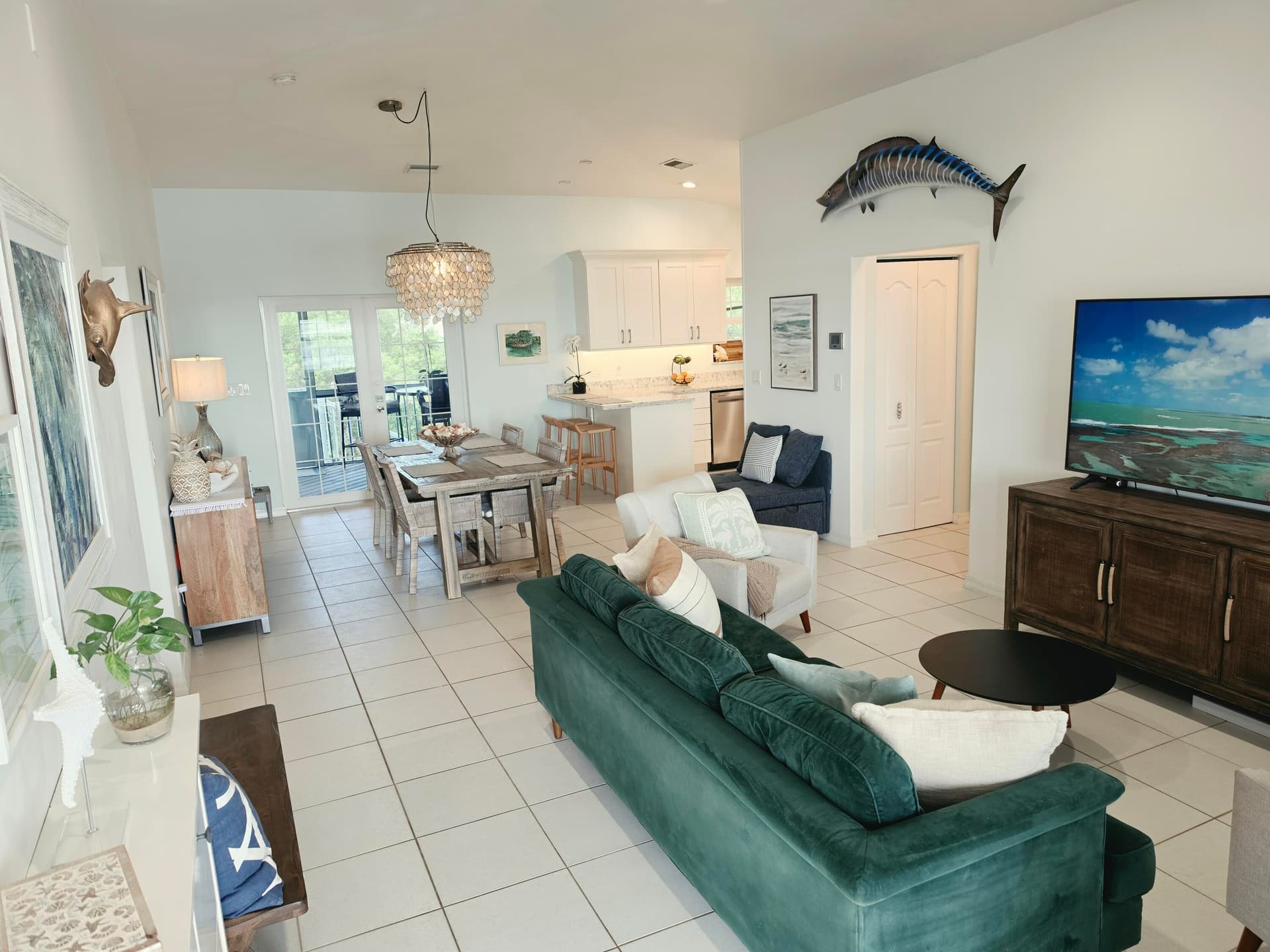 673 Indies Road photo 3