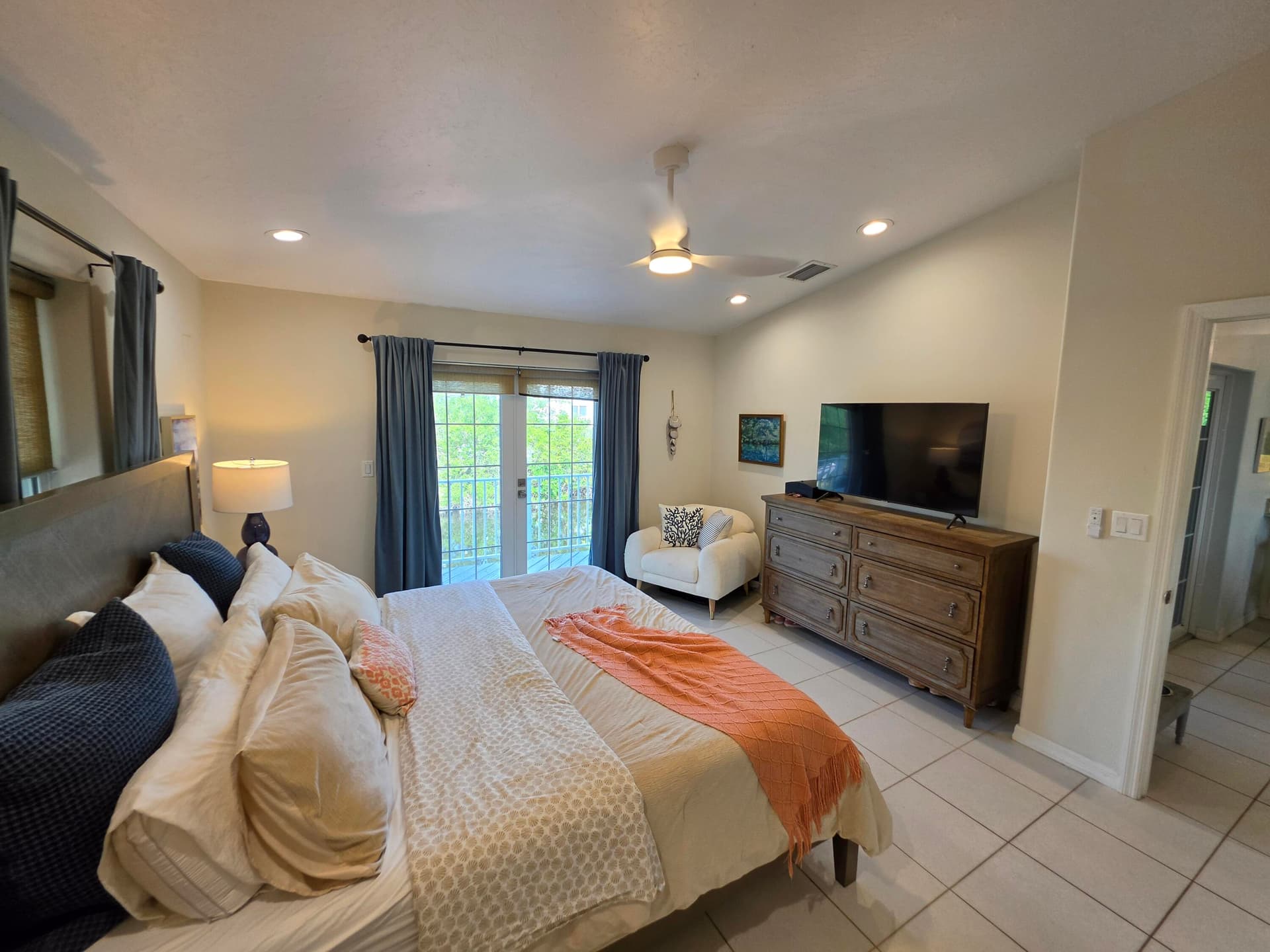 673 Indies Road photo 14