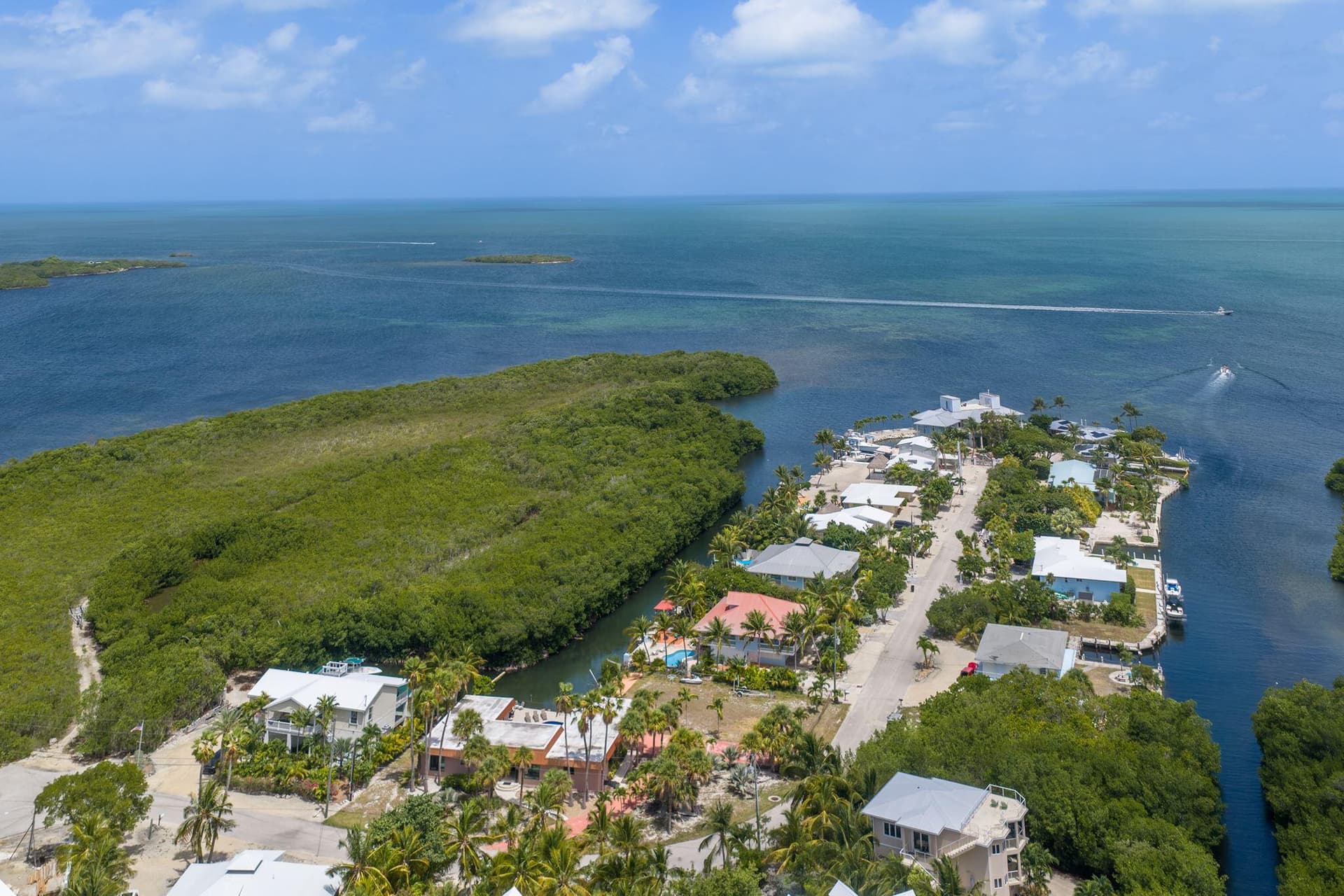 555 70th Street Gulf photo 1
