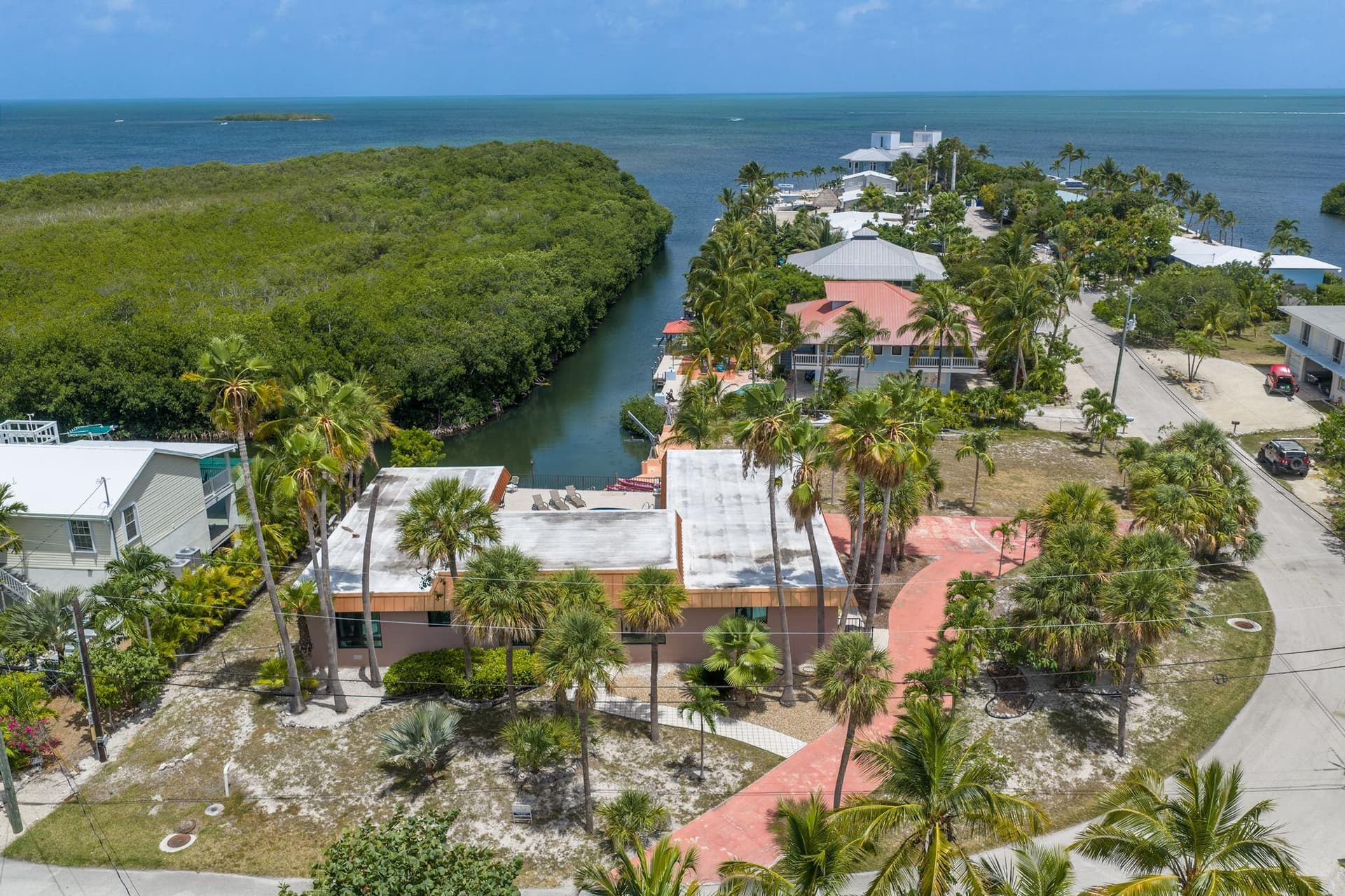 555 70th Street Gulf photo 4