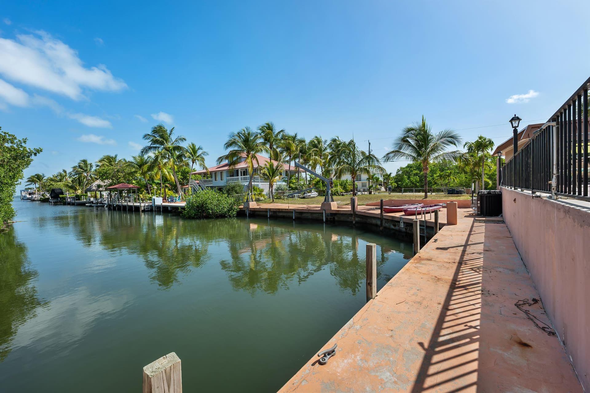 555 70th Street Gulf photo 6