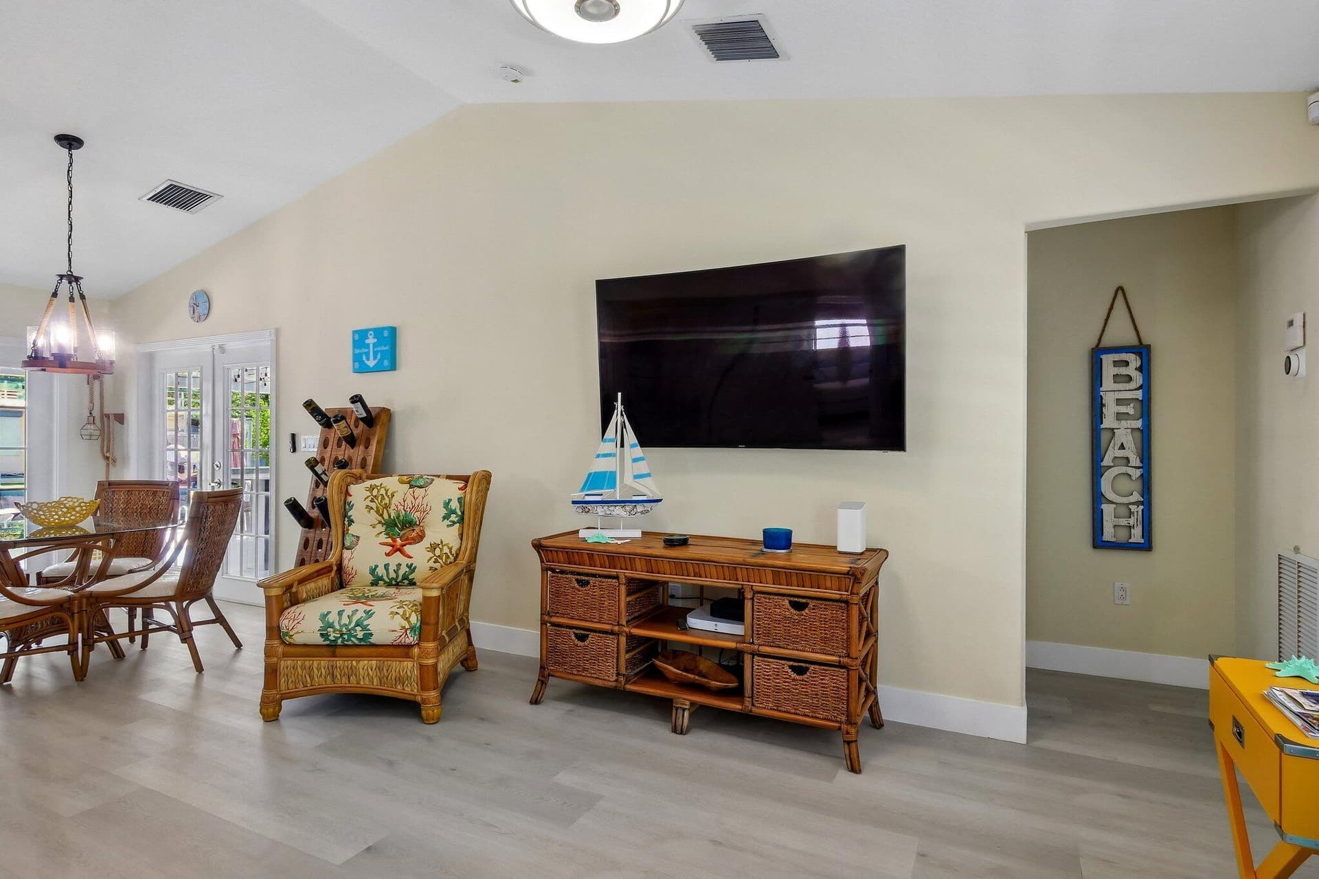 119 Peace Avenue photo 6