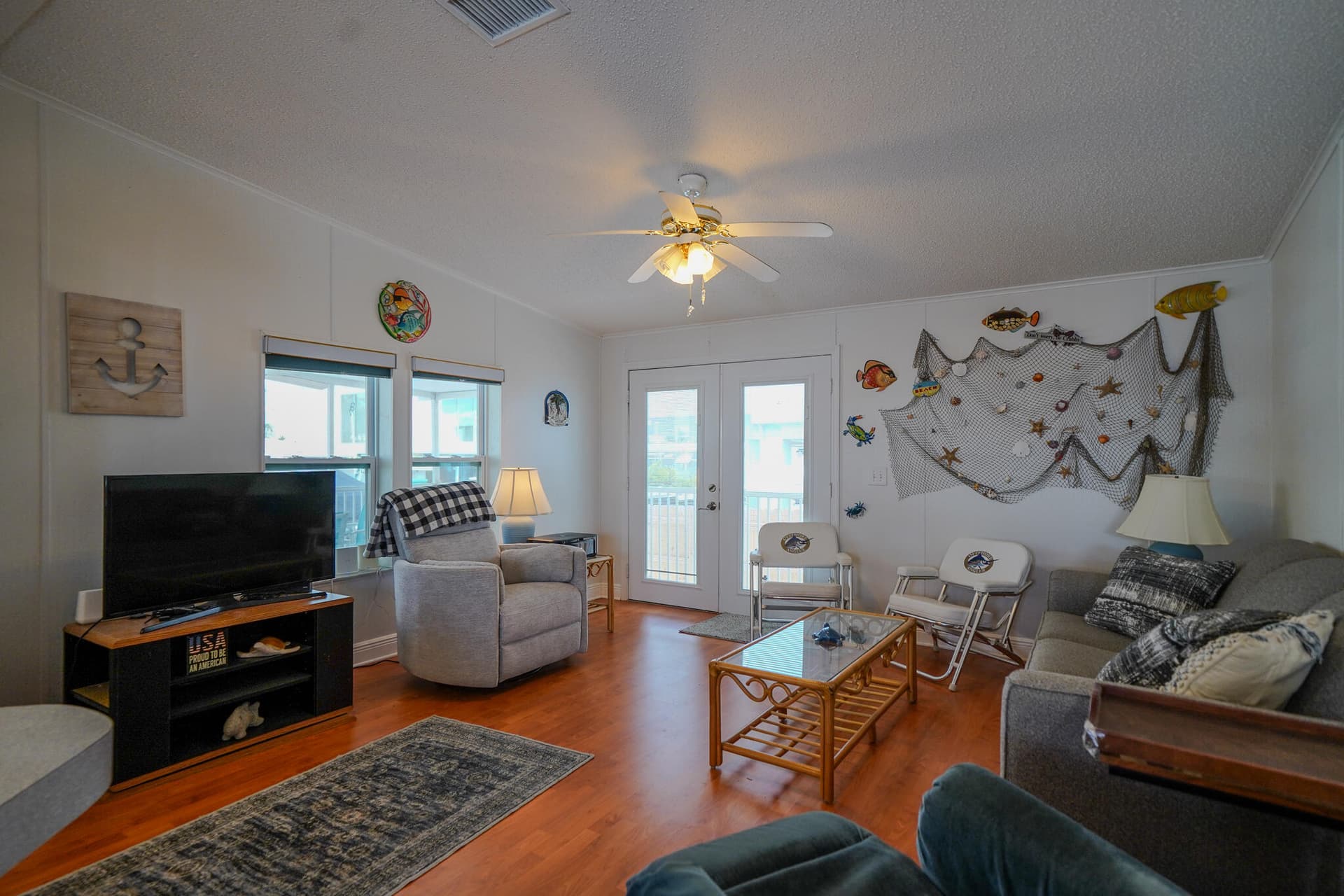 185 W Avenue A photo 9