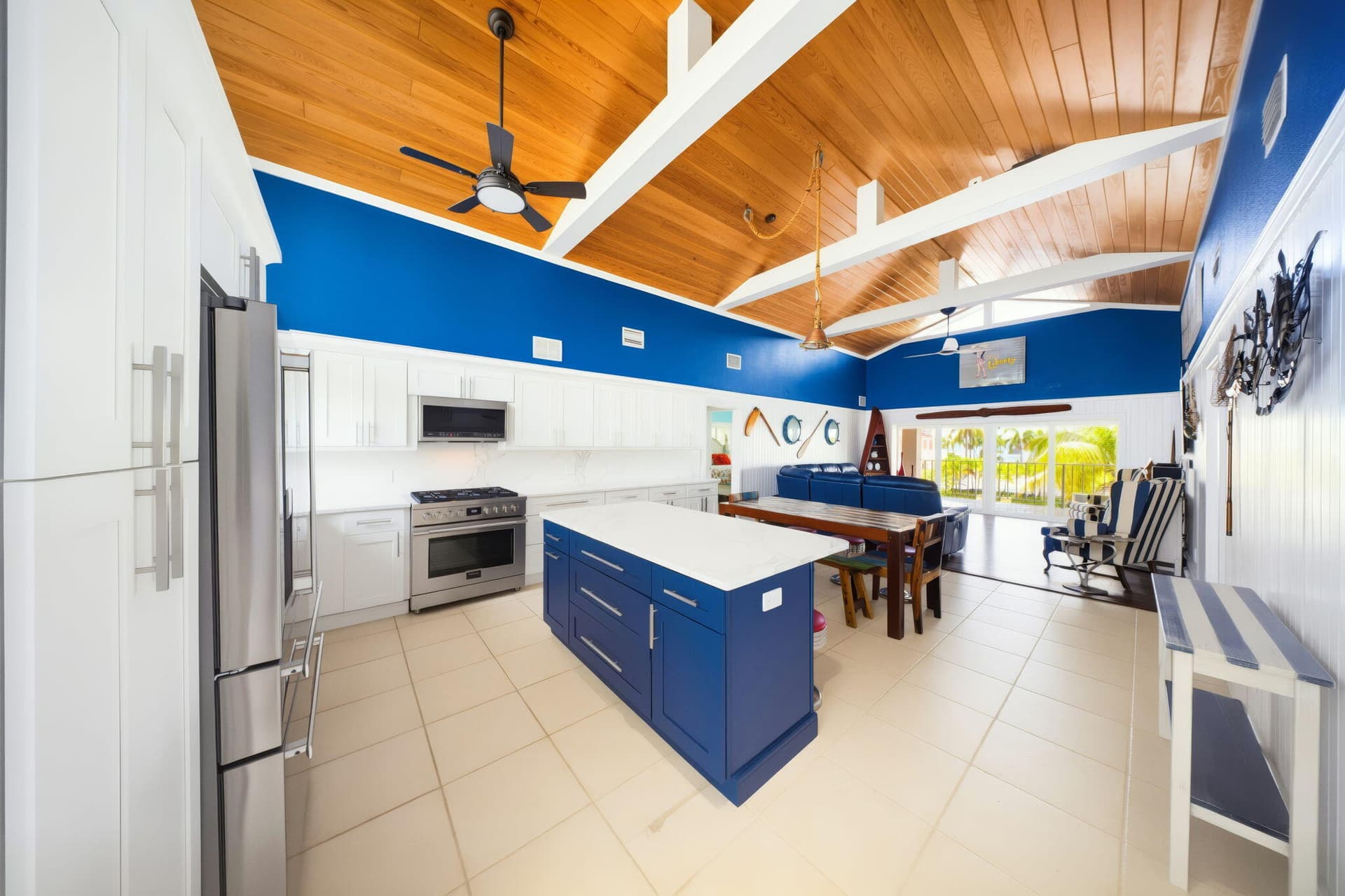 1044 Lagoon Drive photo 4