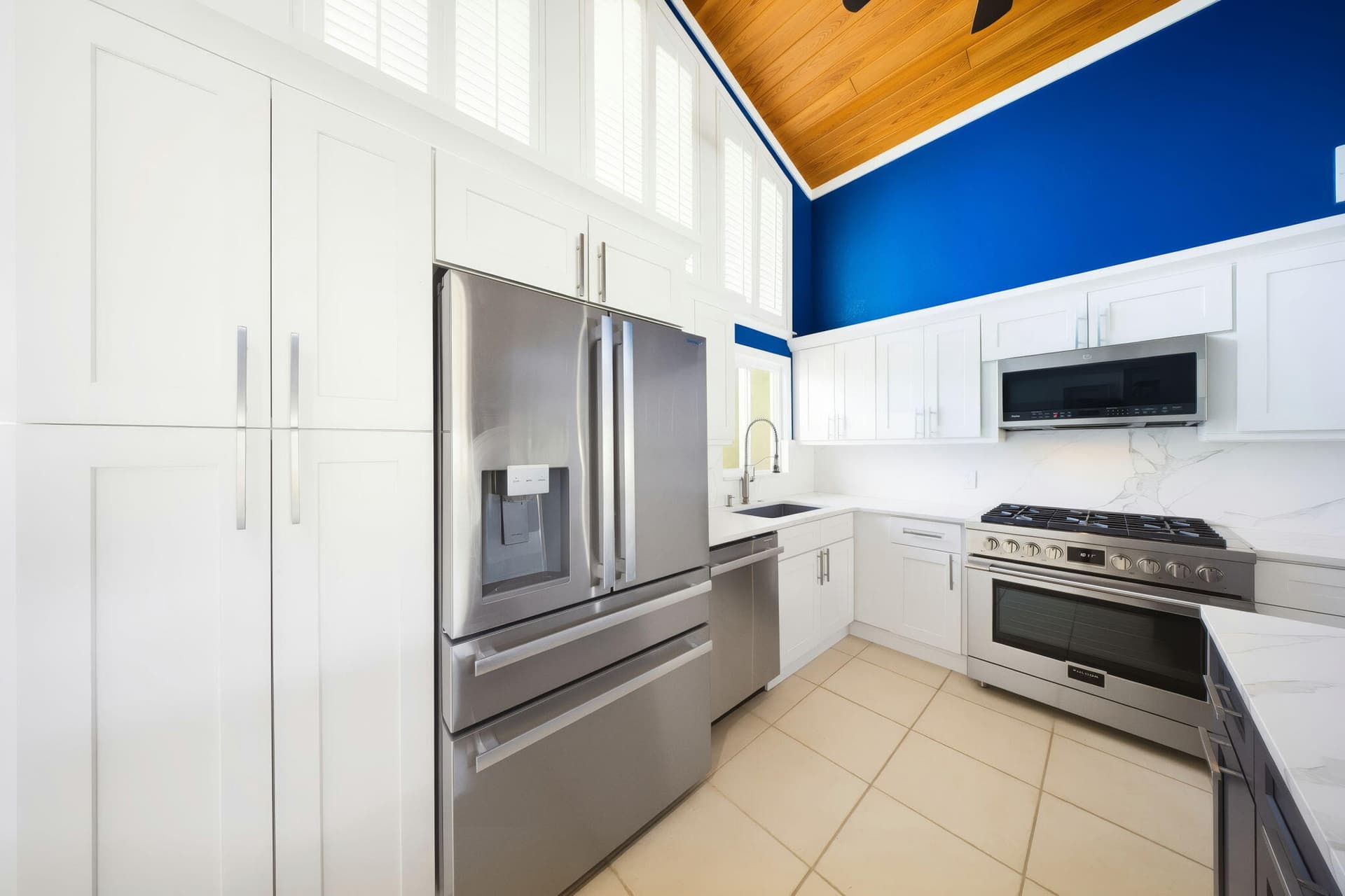 1044 Lagoon Drive photo 9