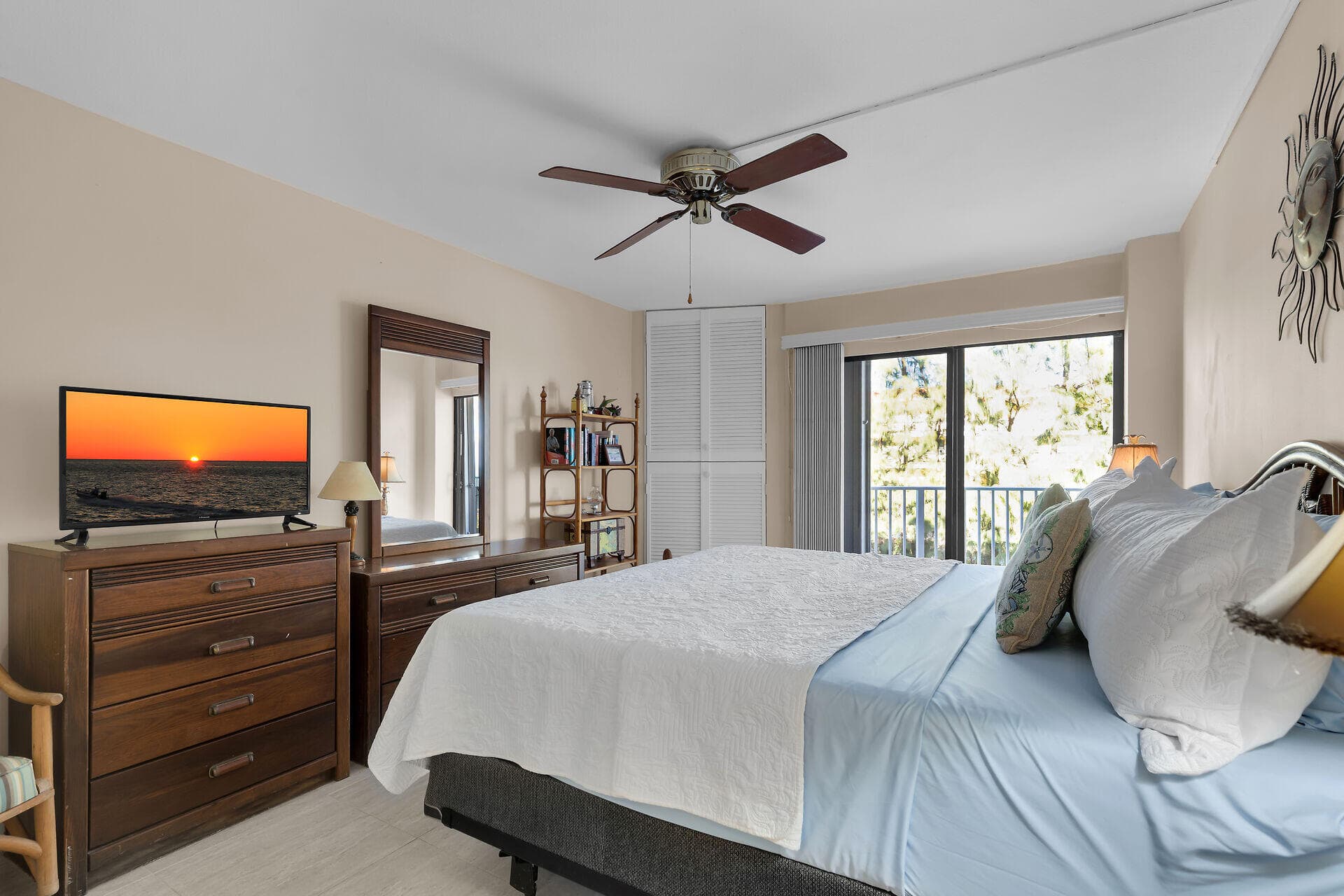 201 E Ocean Drive 1-211 photo 24