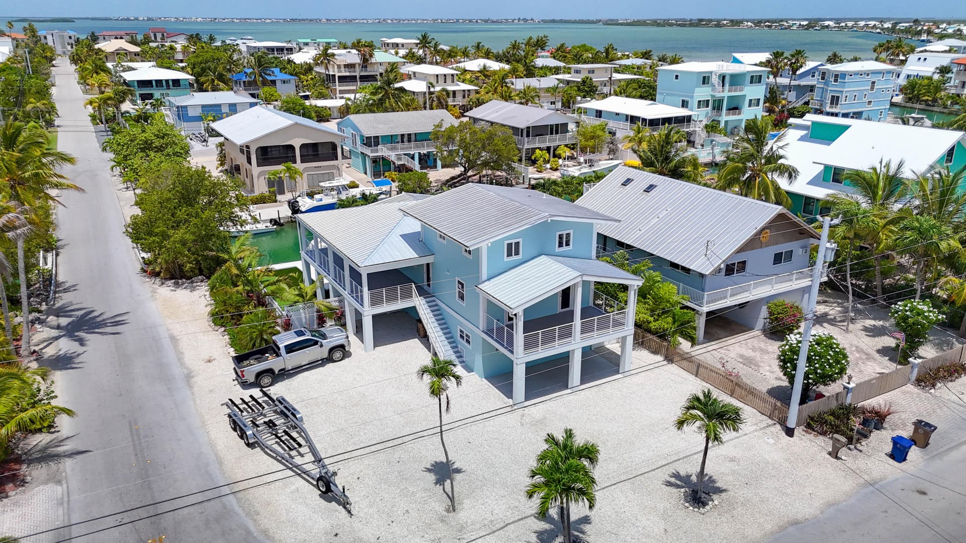 848 E Caribbean Drive photo 4