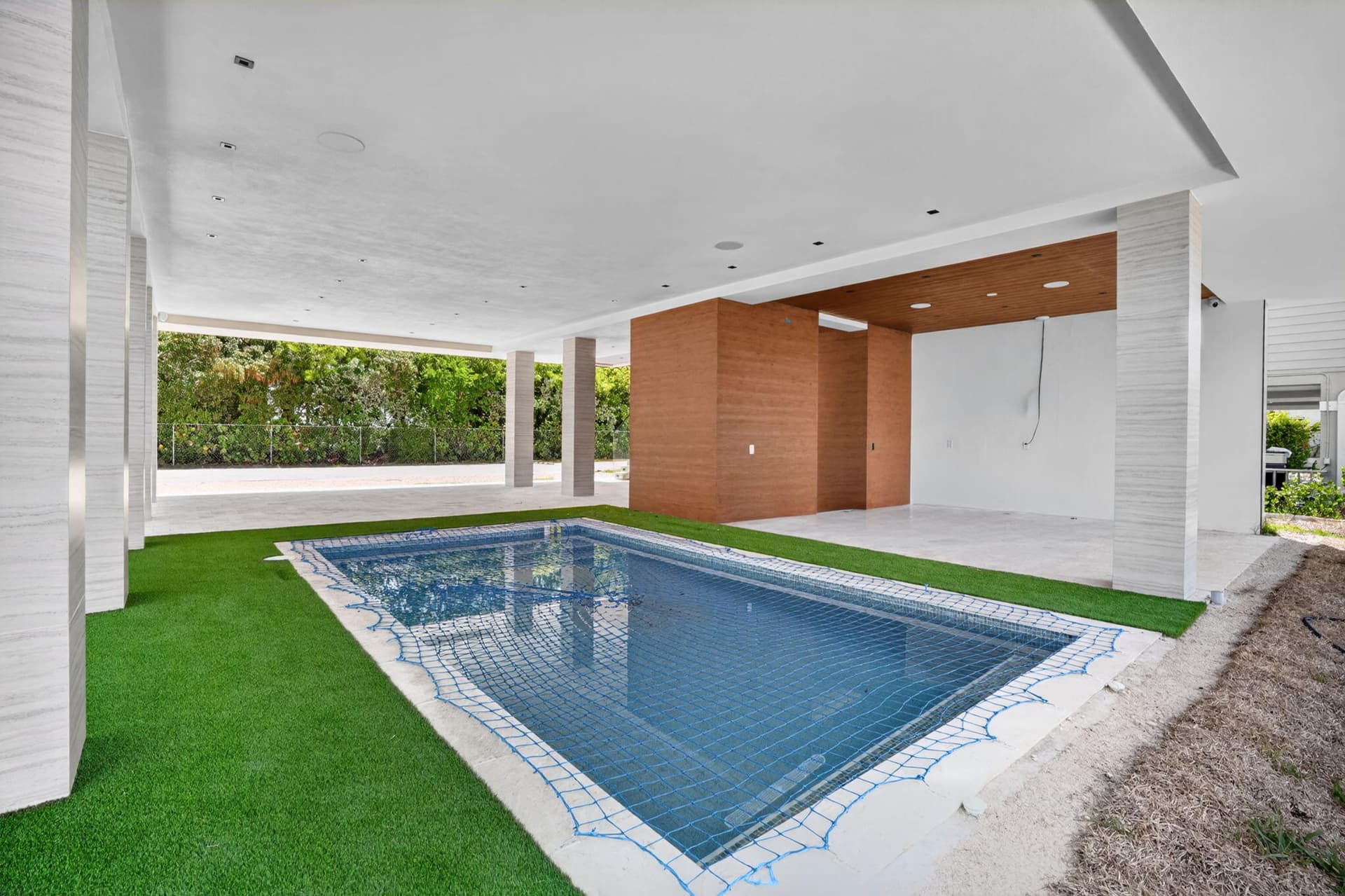 108 Coral Way photo 9