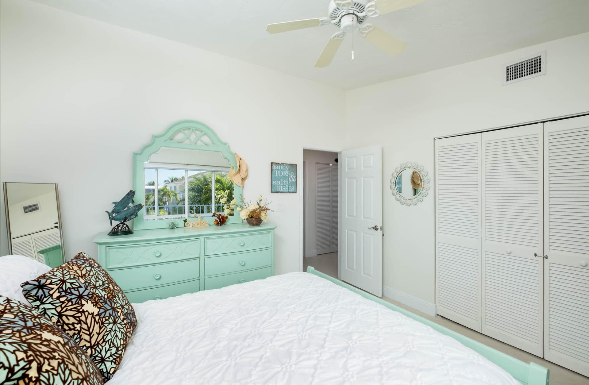 101 Madeira Court photo 19