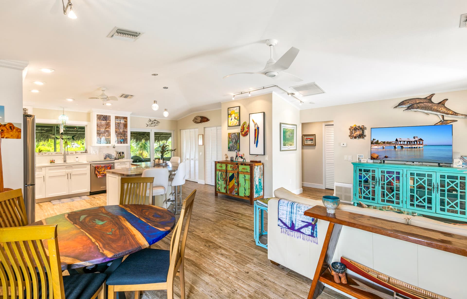 653 Indies Road photo 4