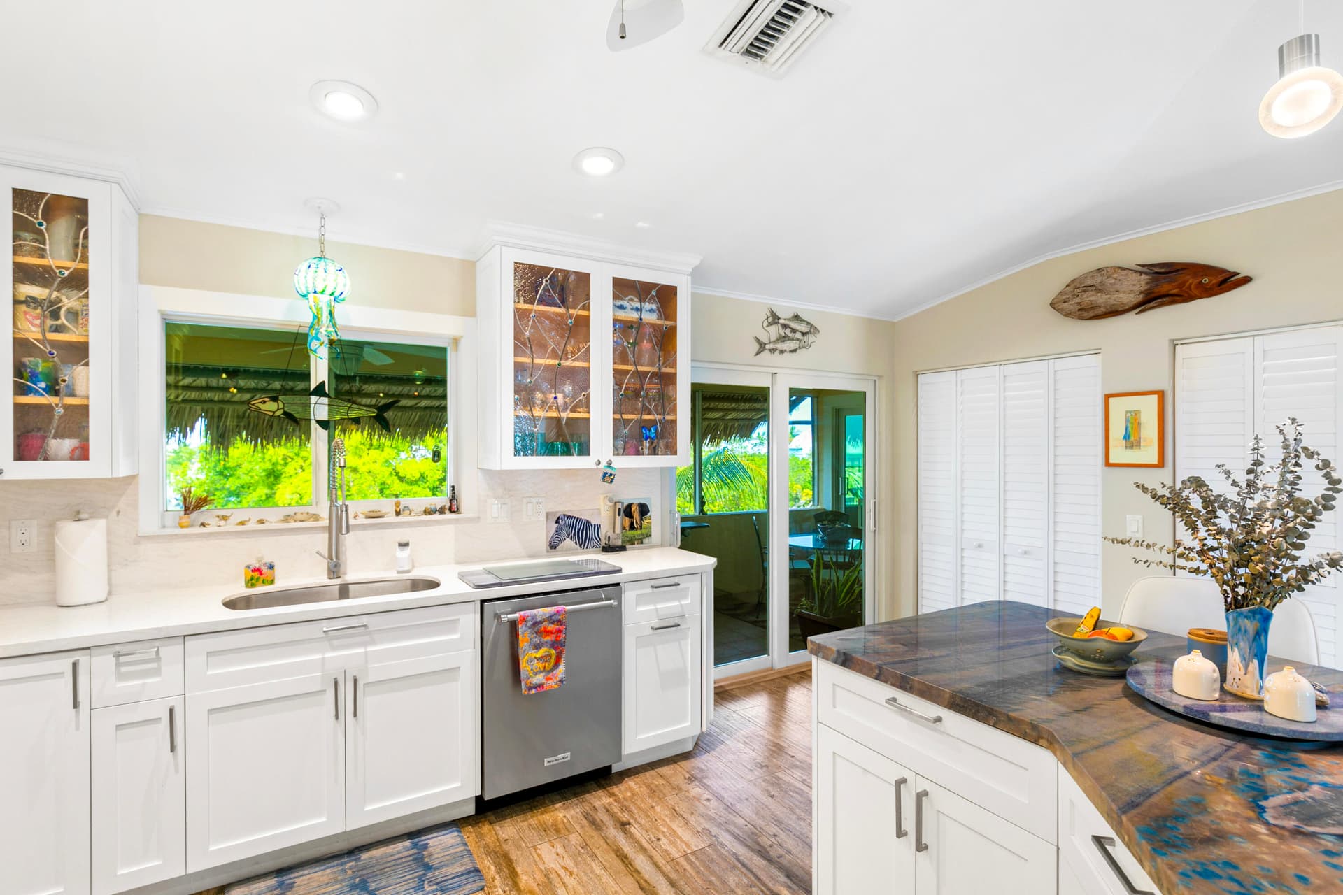 653 Indies Road photo 15
