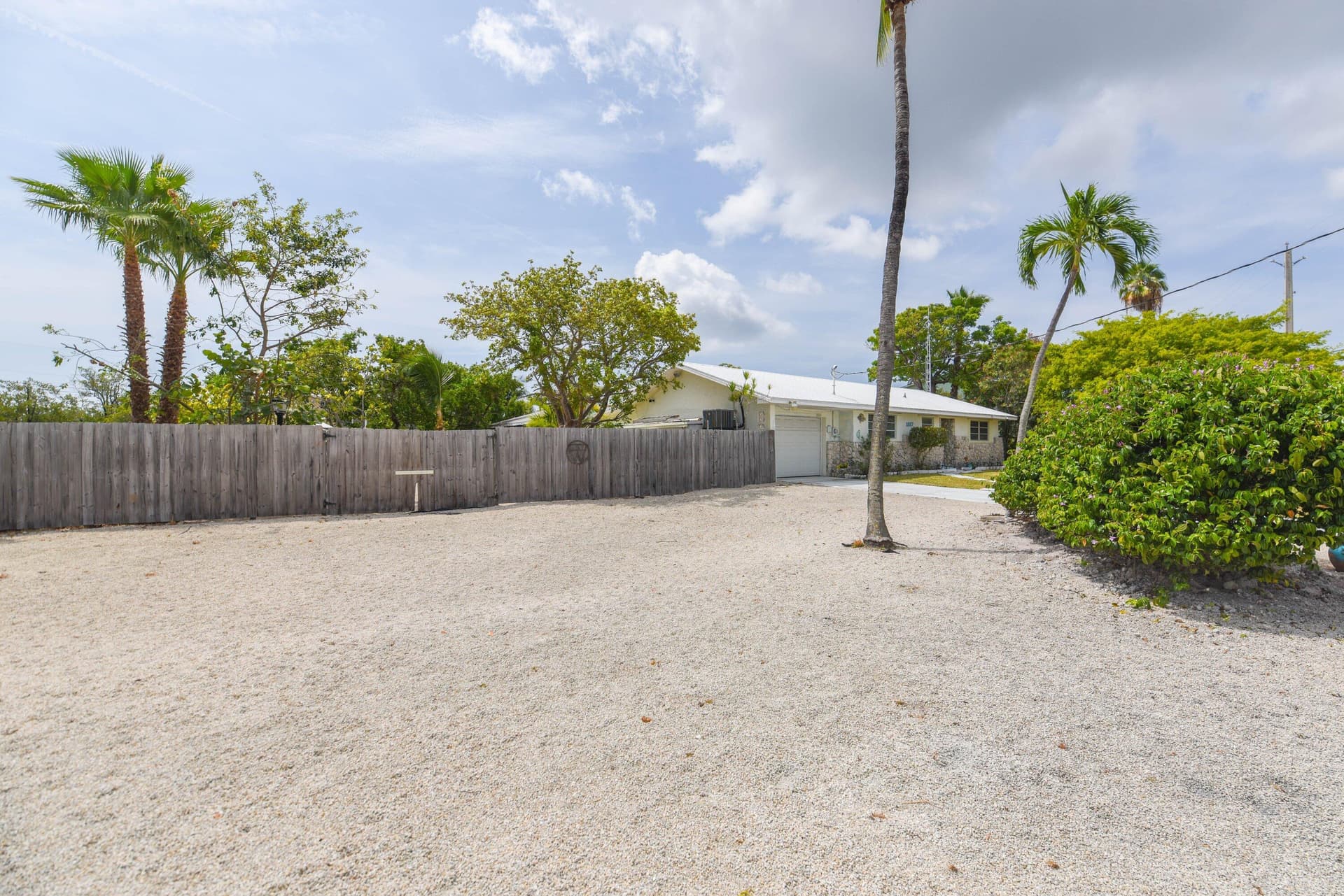 1817 Watson Boulevard photo 4
