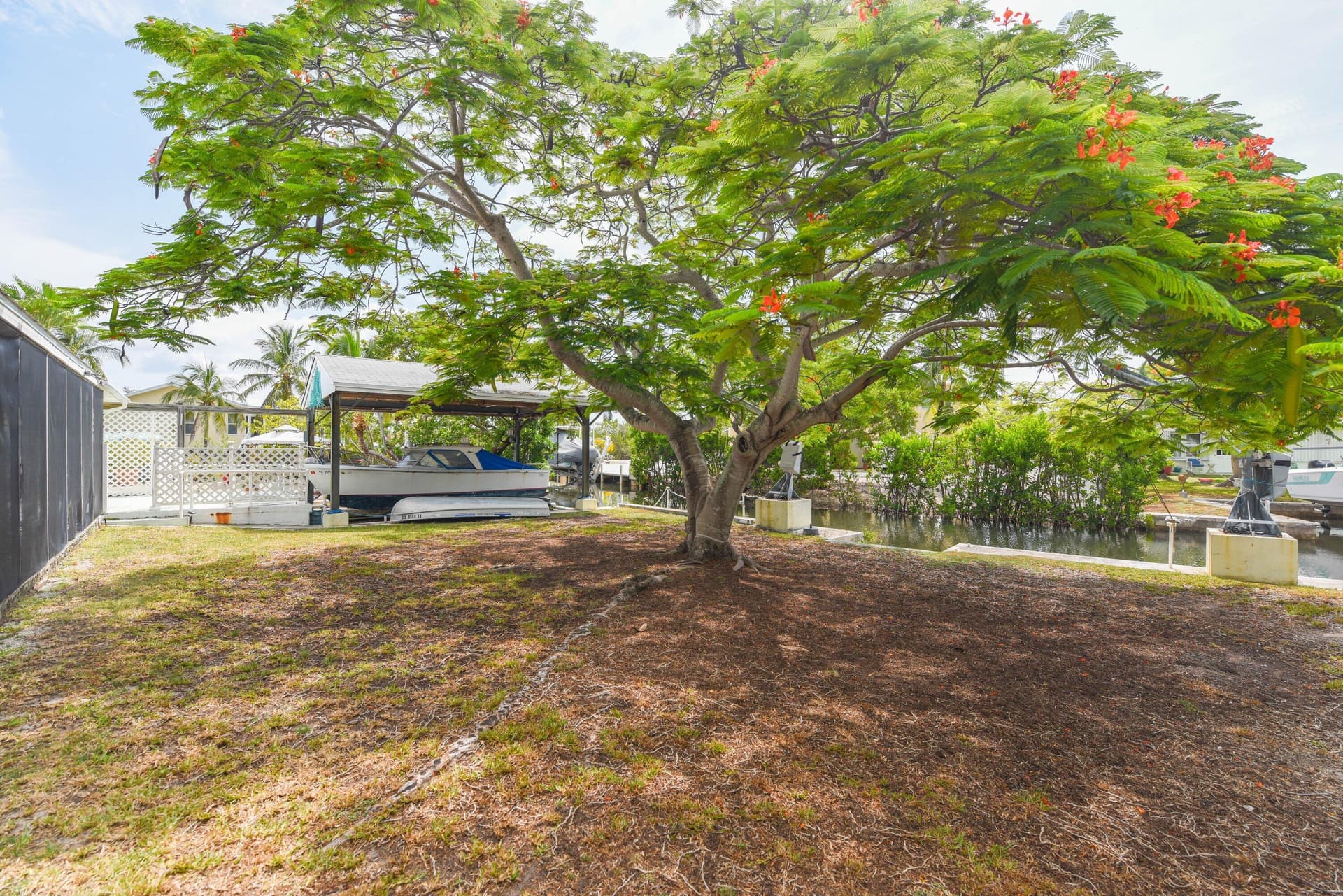 1817 Watson Boulevard photo 17