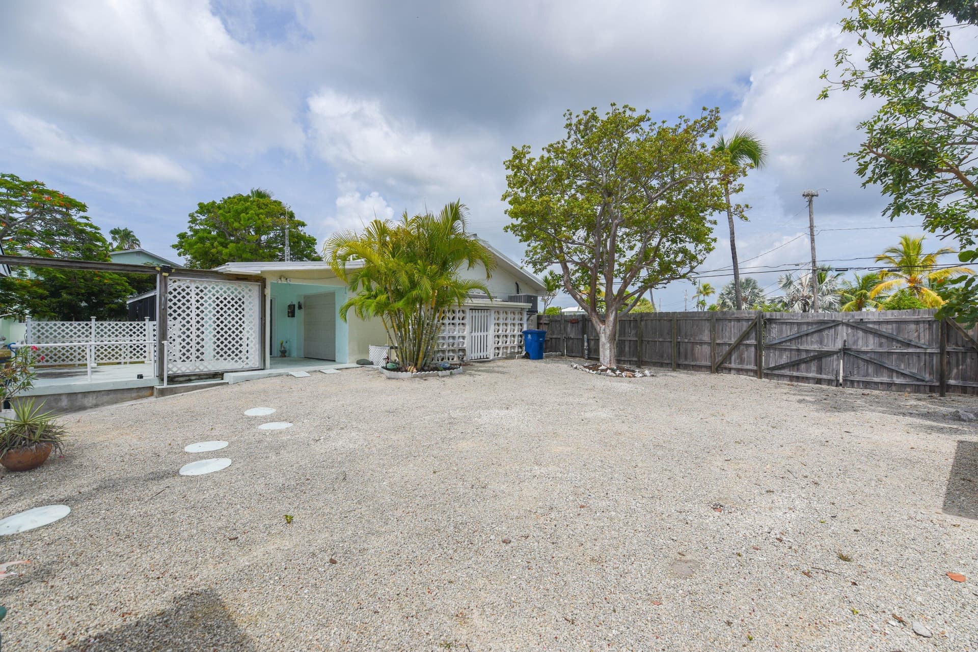 1817 Watson Boulevard photo 22