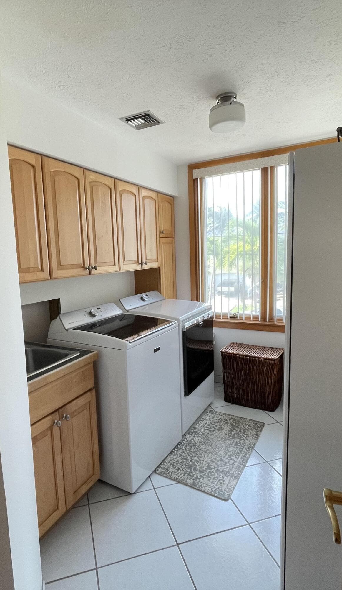 182 Venetian Way photo 19