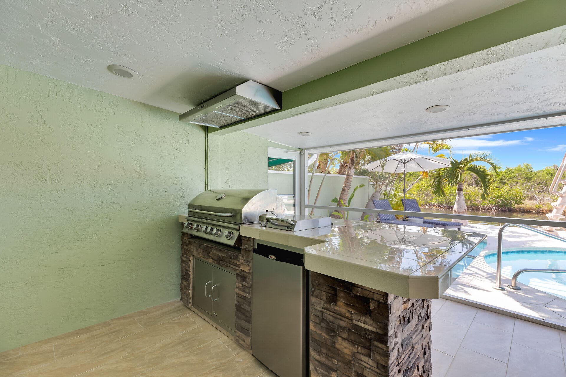 3206 Riviera Drive photo 5