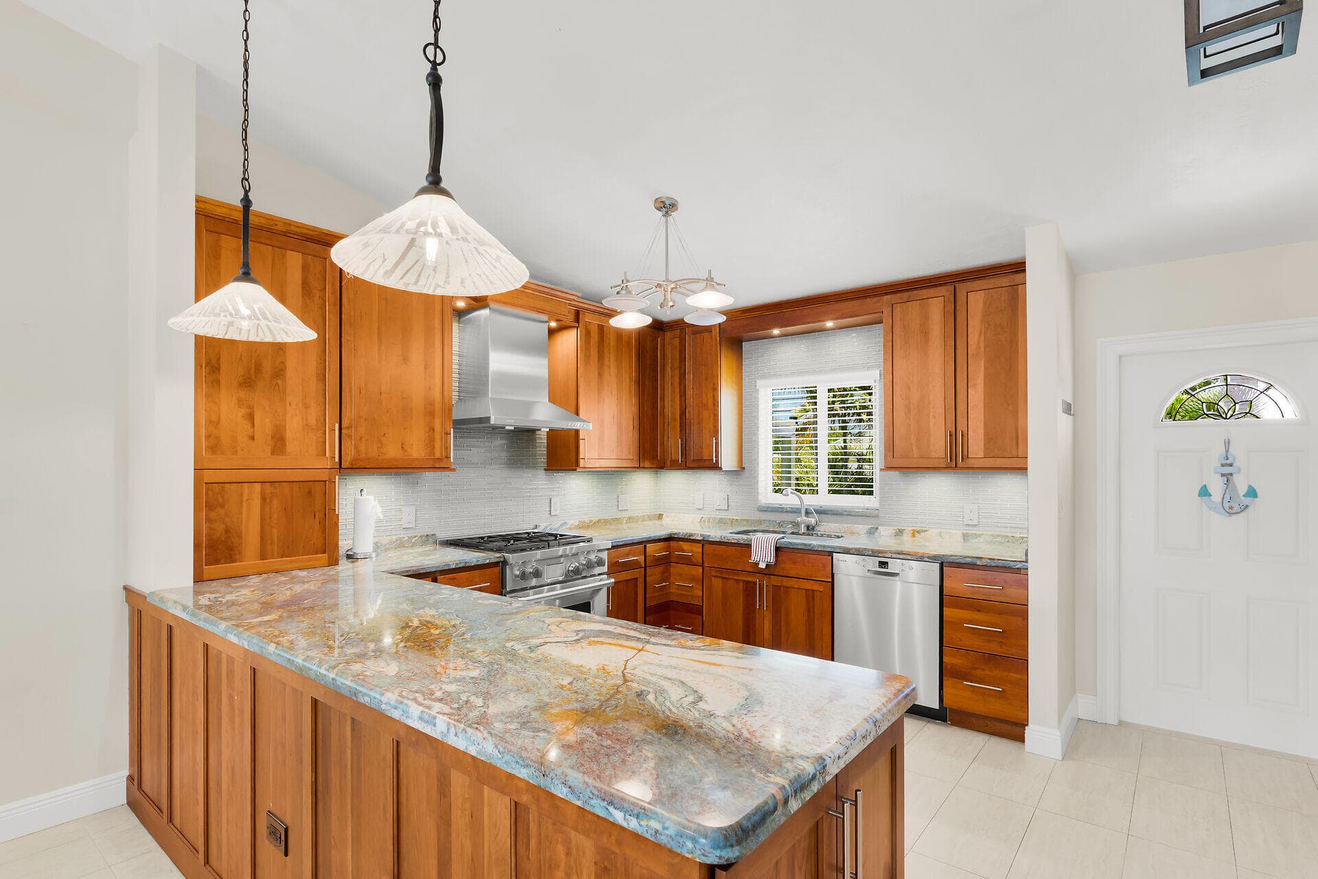 155 Plantation Avenue photo 3