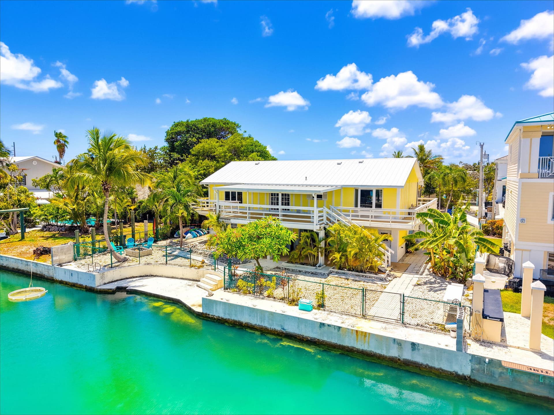 7 Diamond Drive photo 1