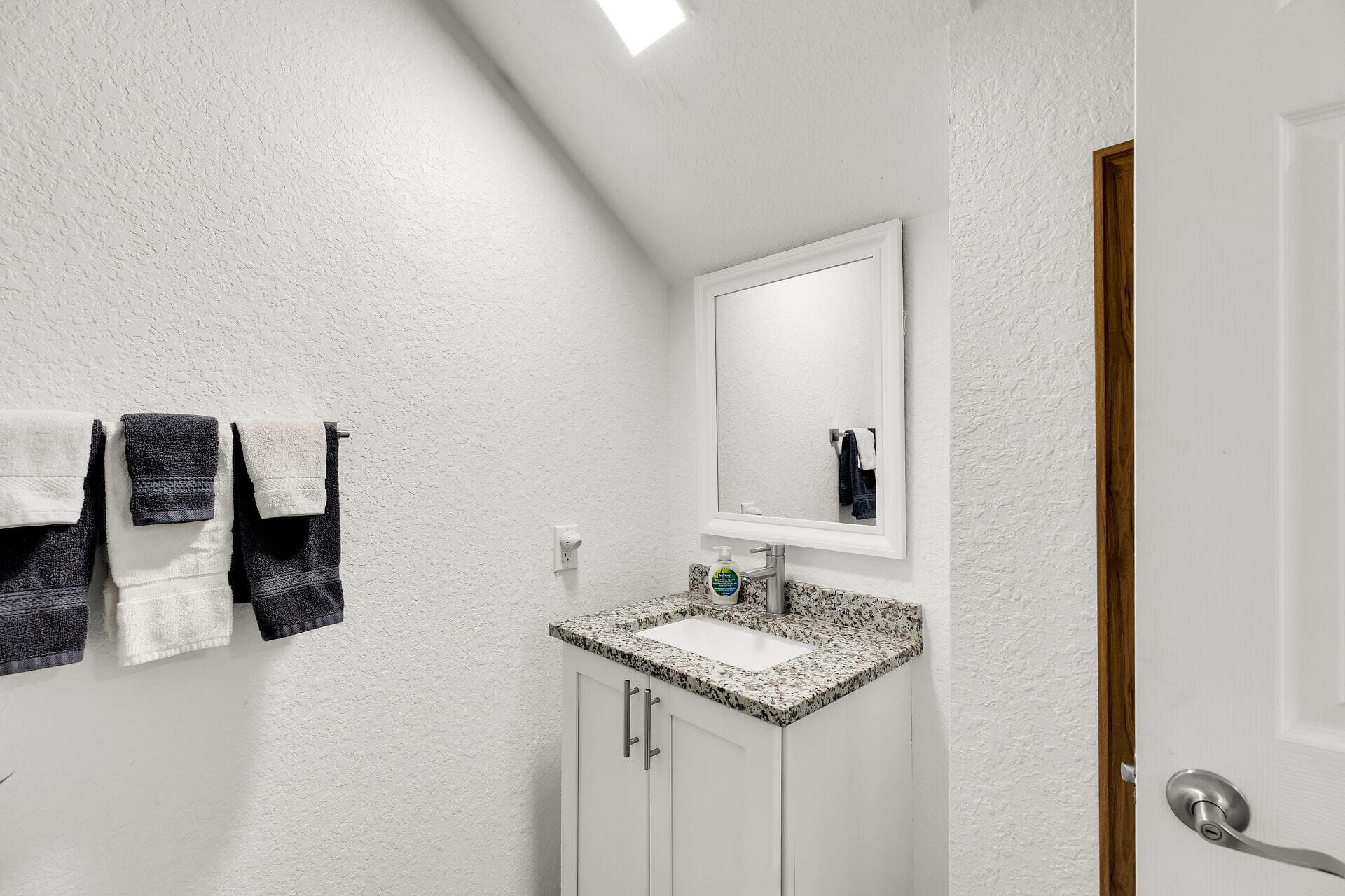 10877 Overseas Highway APT 97 photo 16