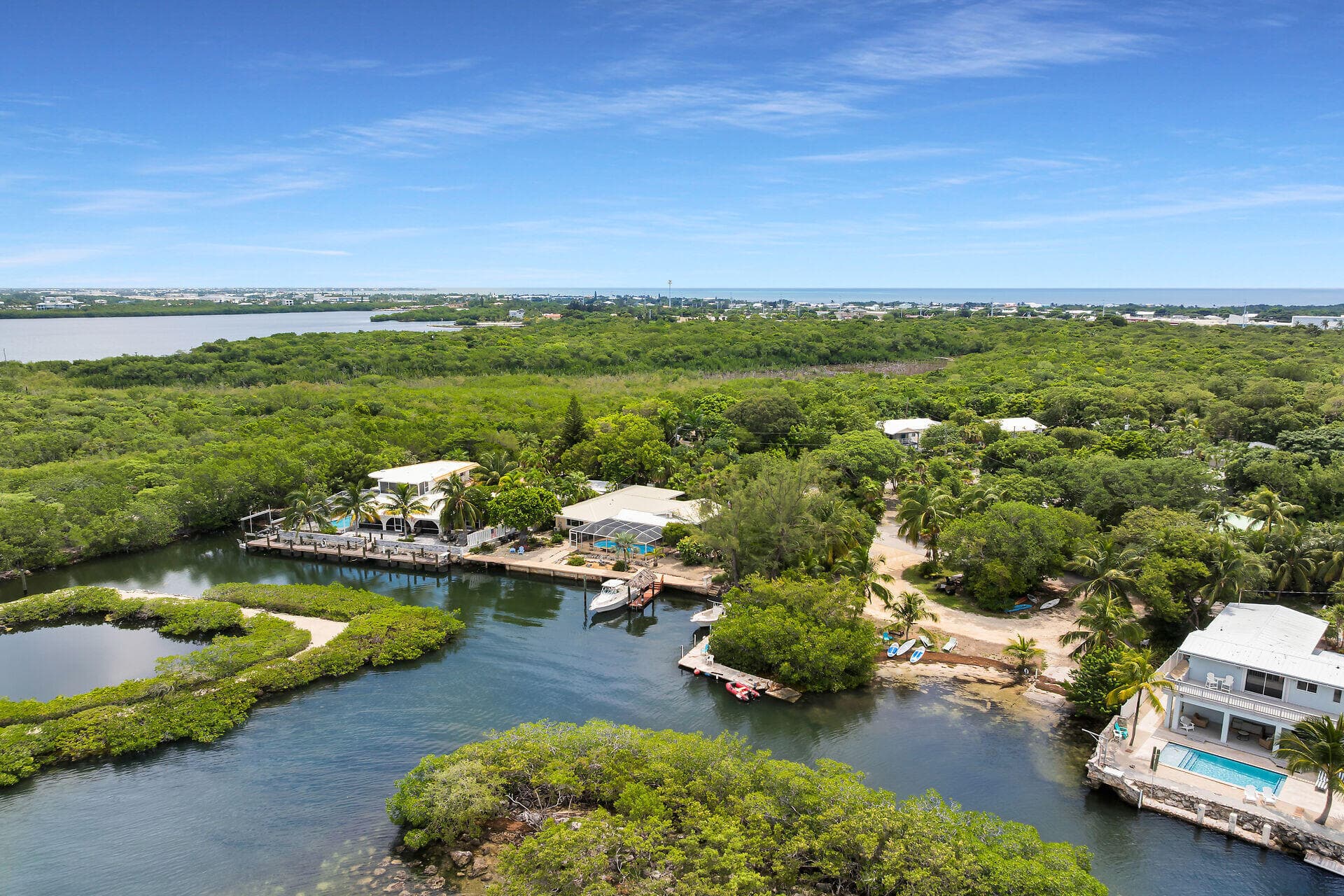 1590 Pelican photo 8