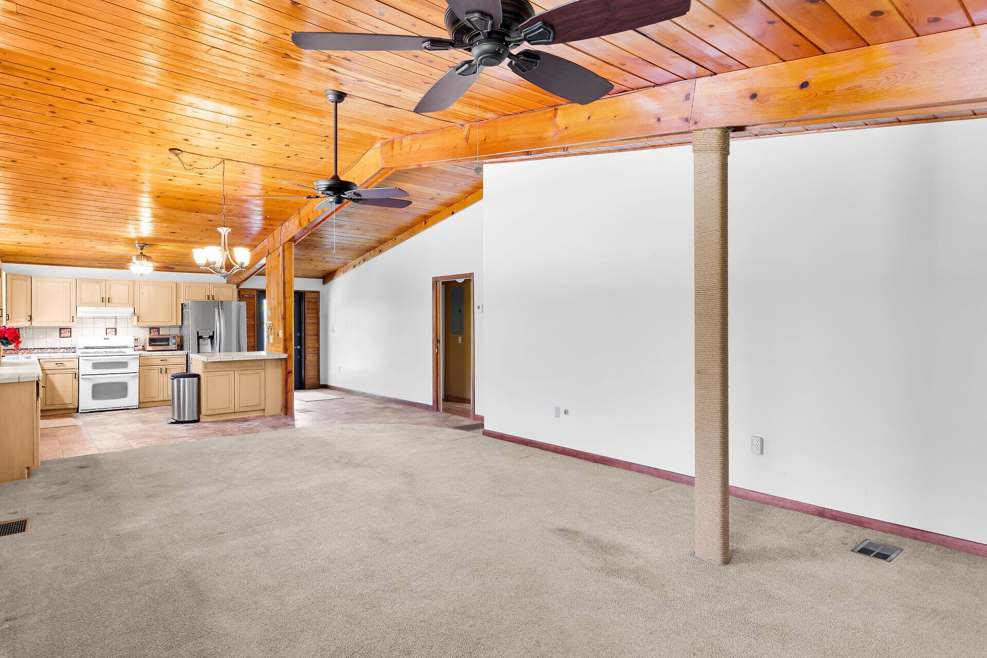 895 Ellen Drive photo 11