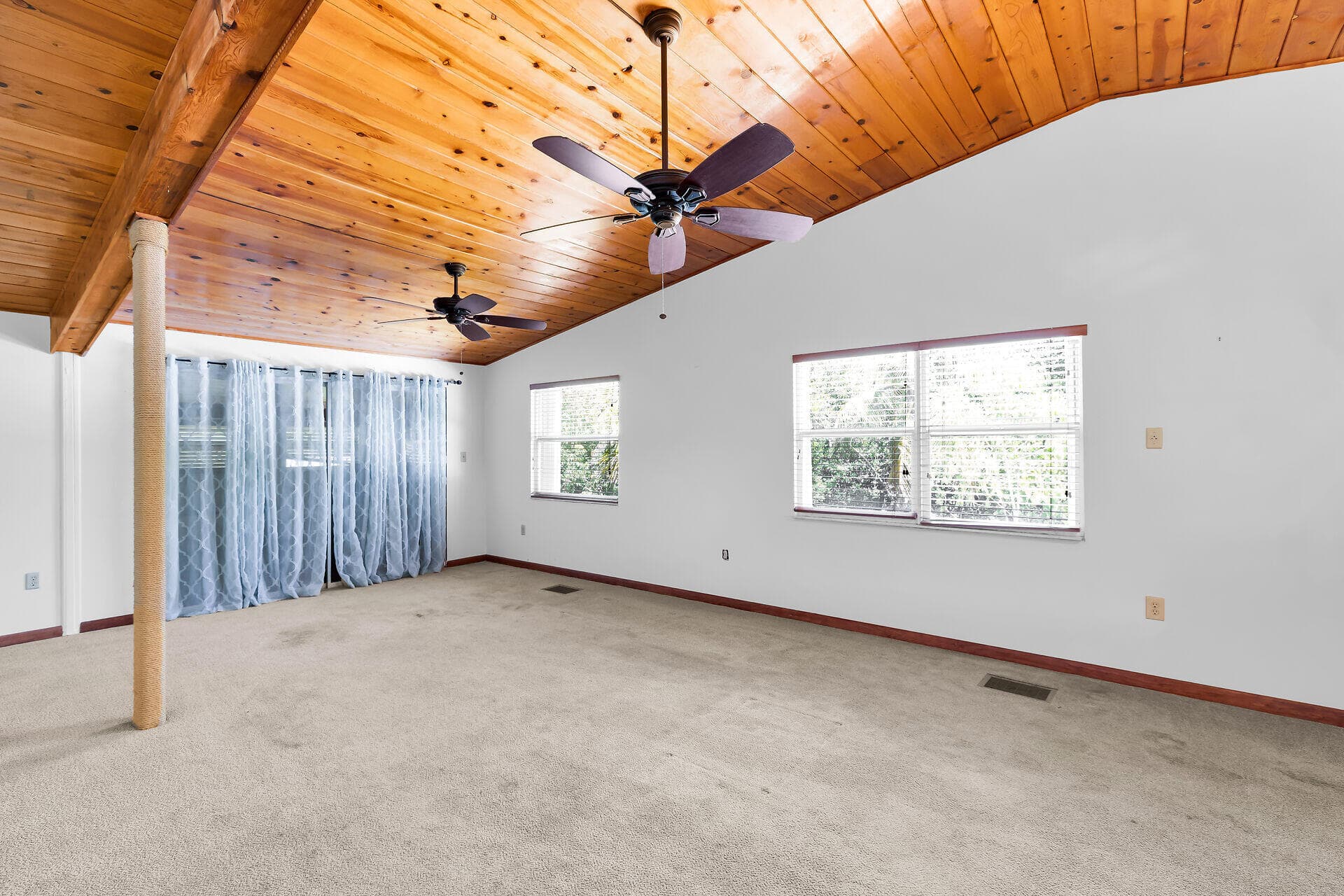895 Ellen Drive photo 10