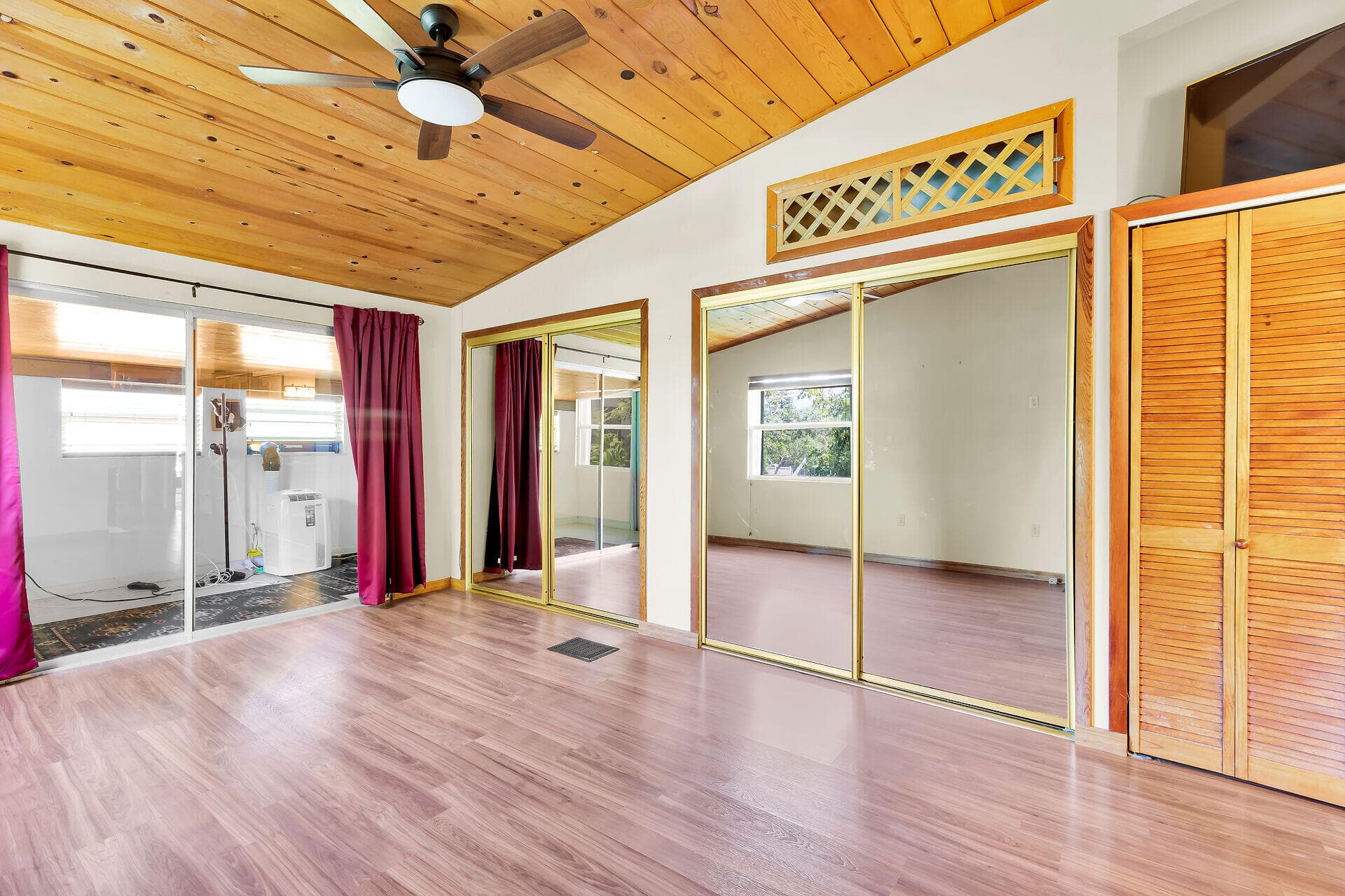 895 Ellen Drive photo 13