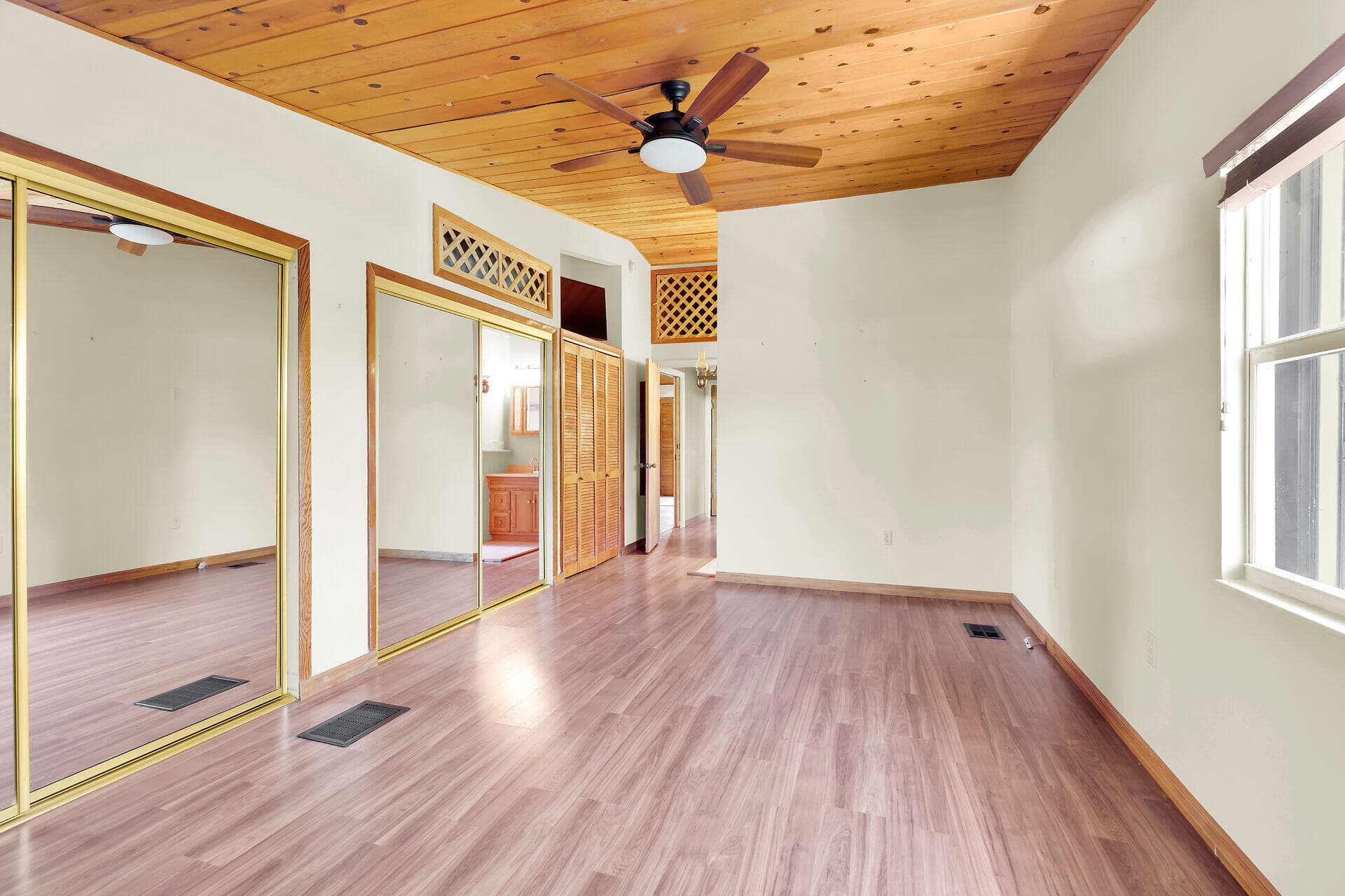 895 Ellen Drive photo 14
