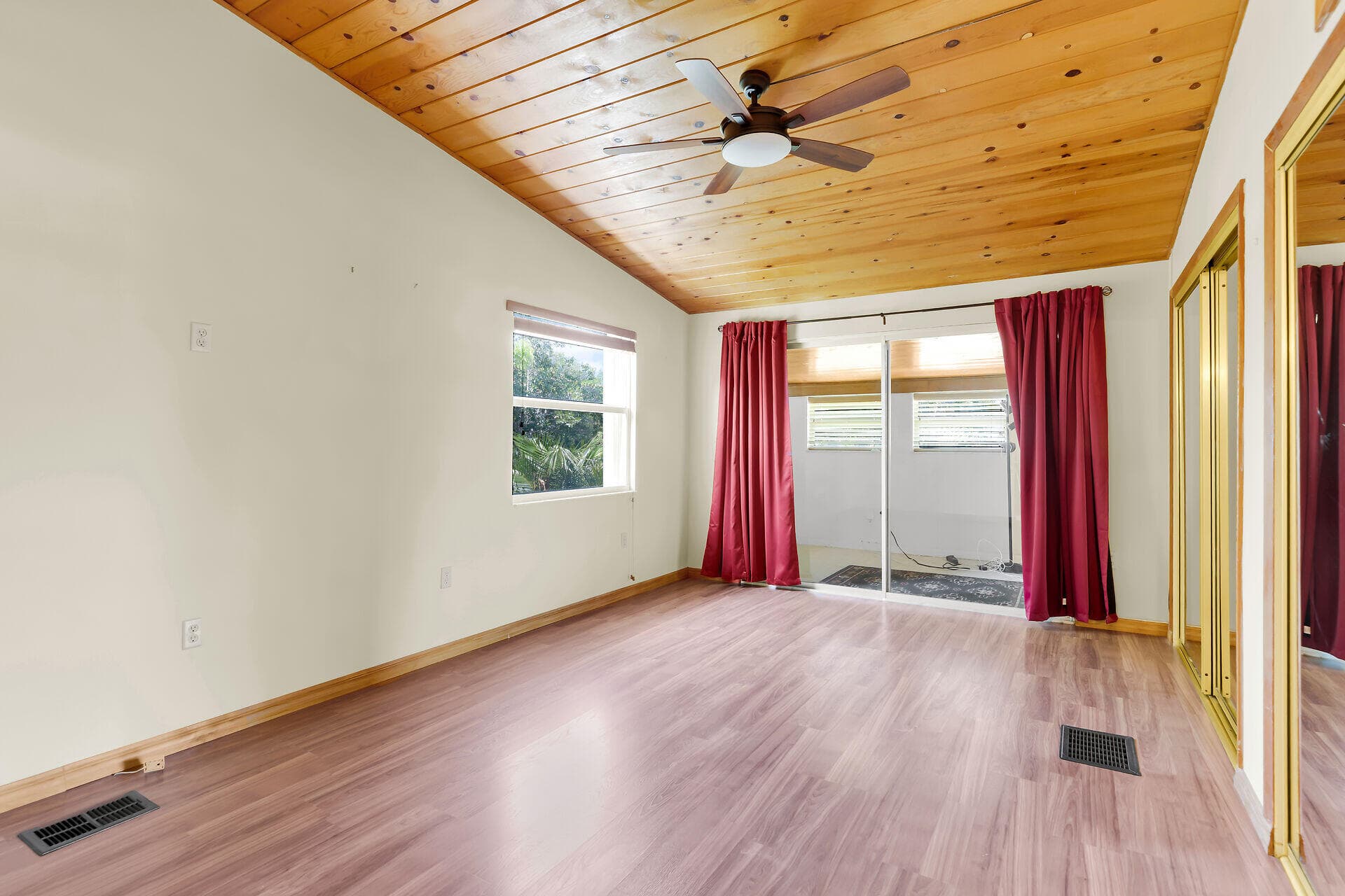 895 Ellen Drive photo 12