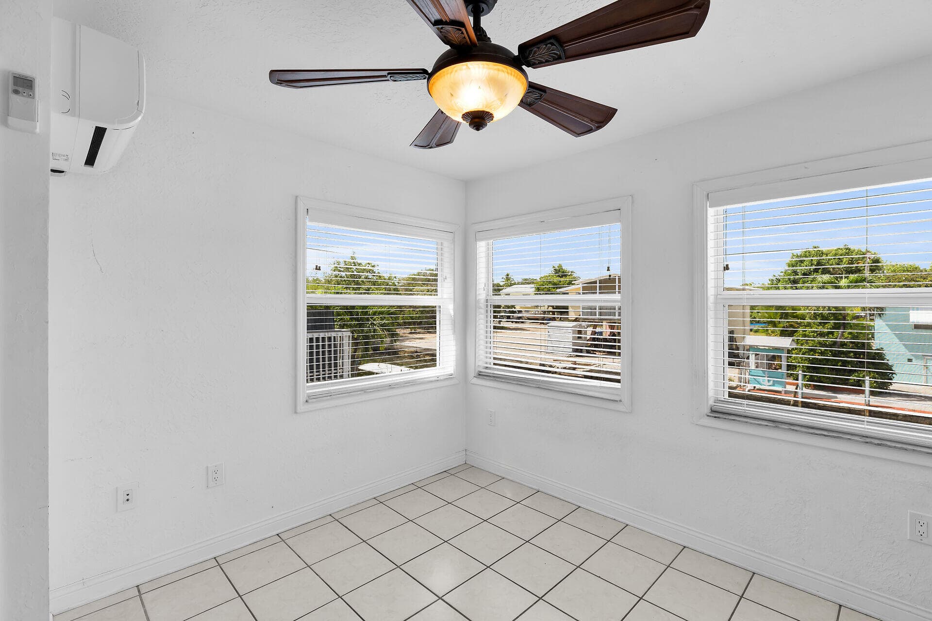 1821 Bittersweet Avenue photo 11