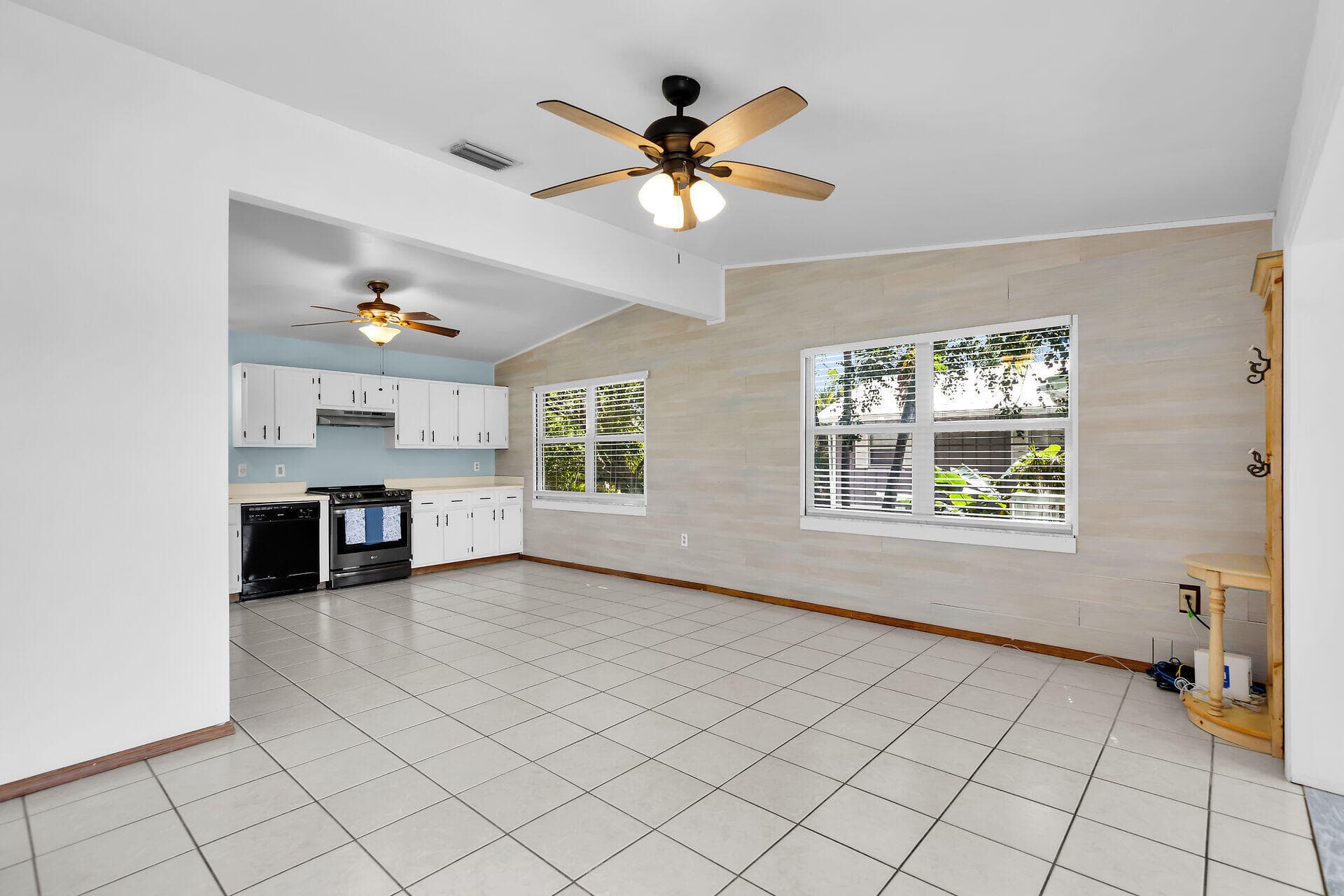 1821 Bittersweet Avenue photo 15