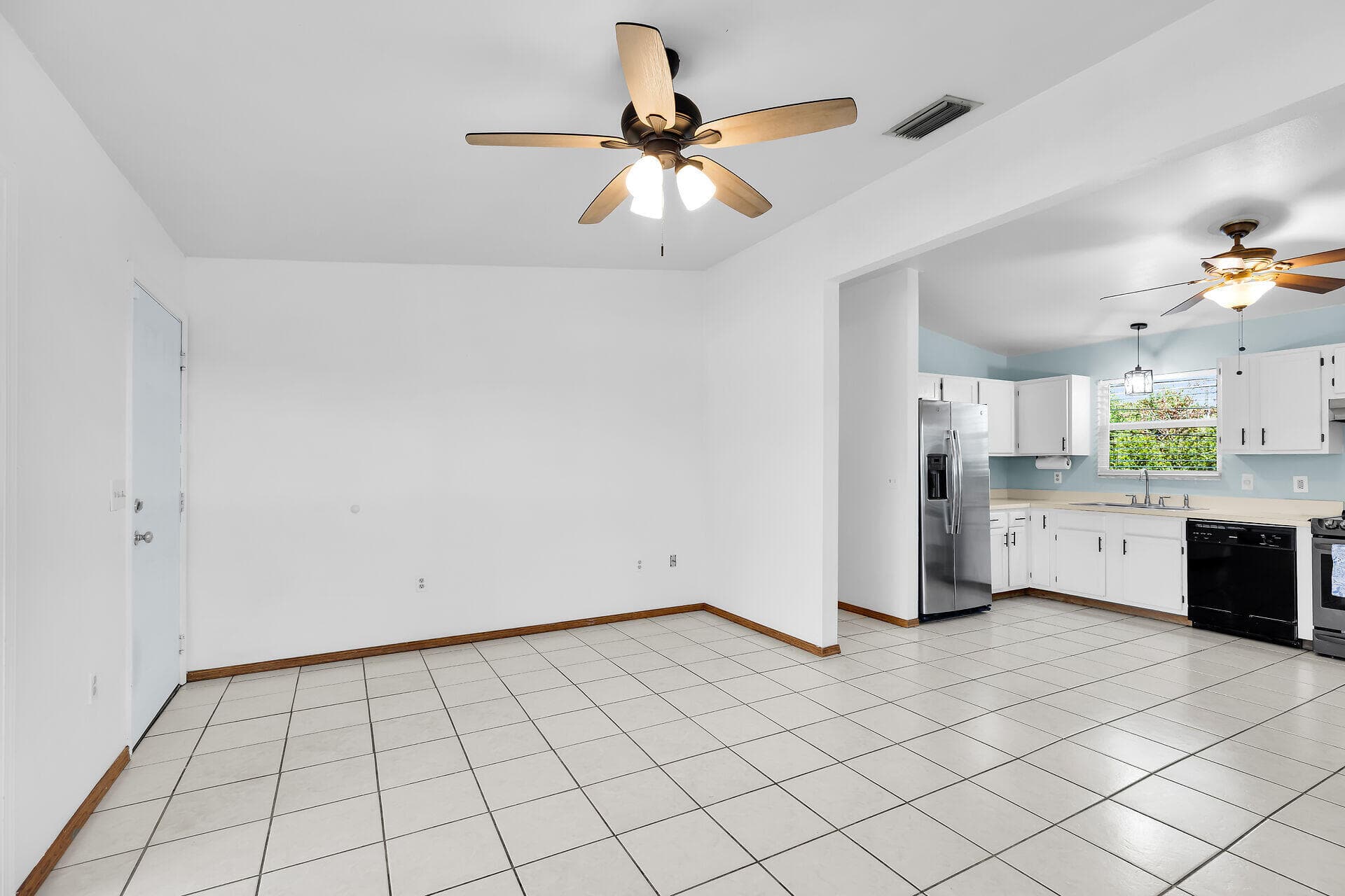 1821 Bittersweet Avenue photo 16