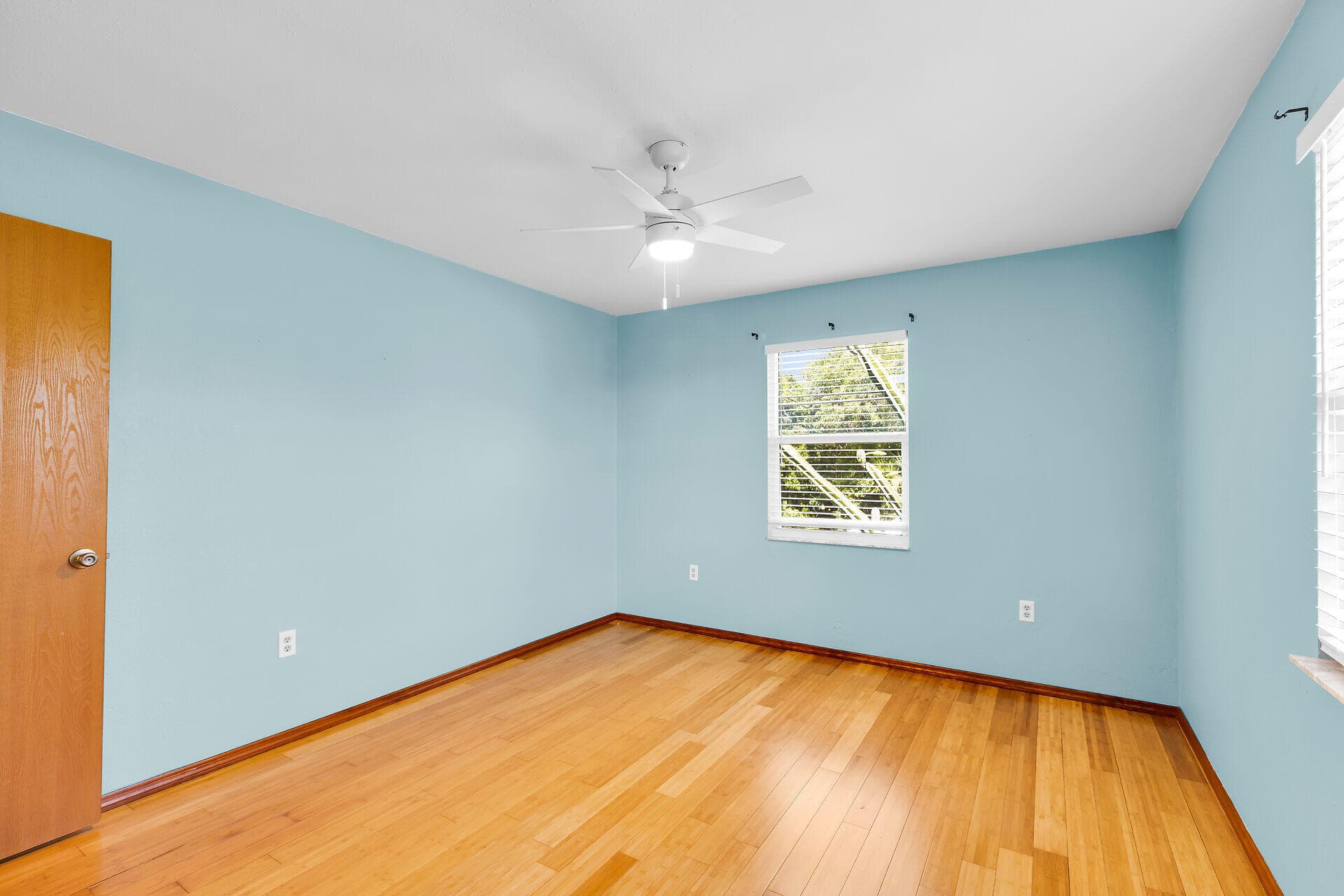 1821 Bittersweet Avenue photo 24