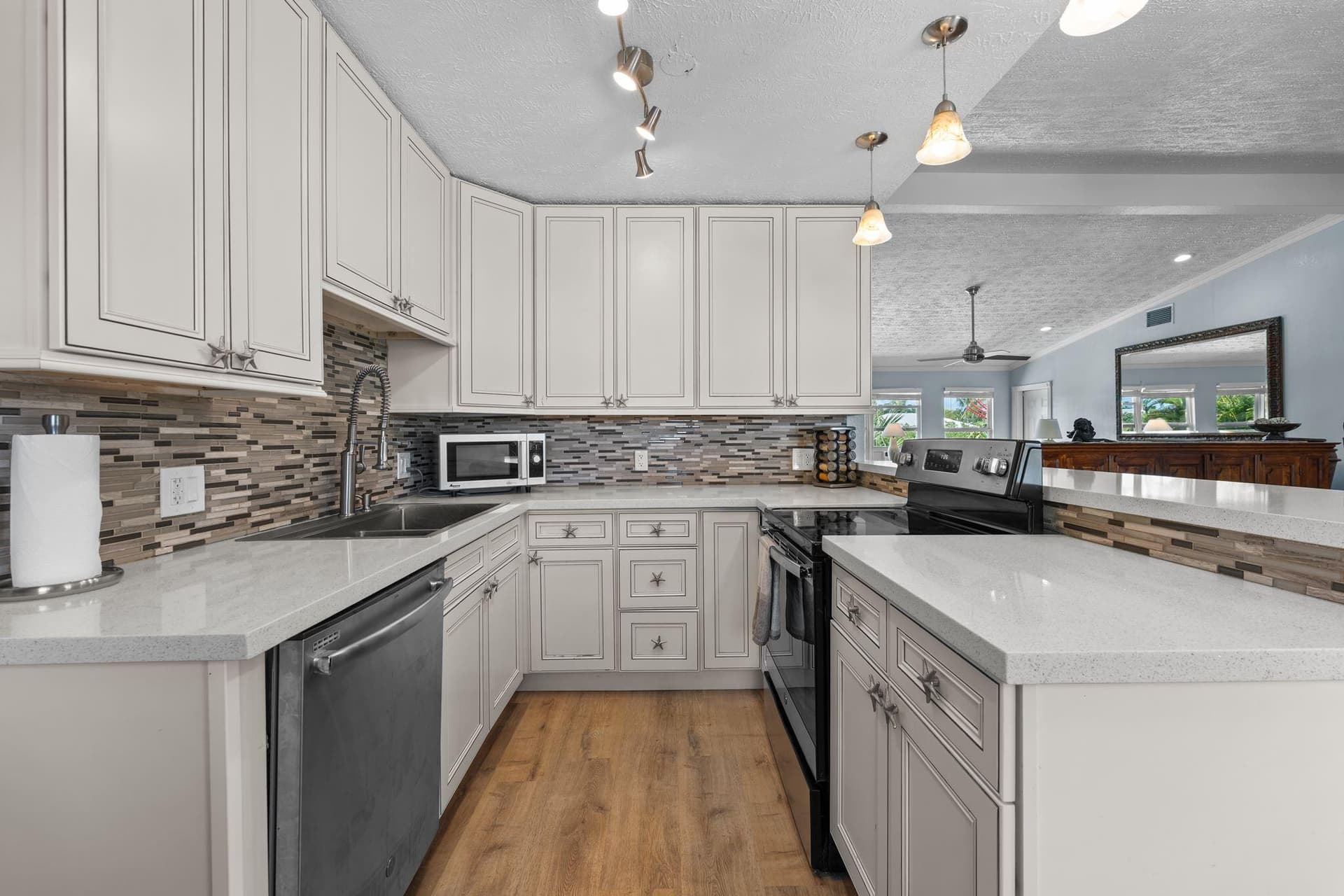 581 12Th Street photo 16