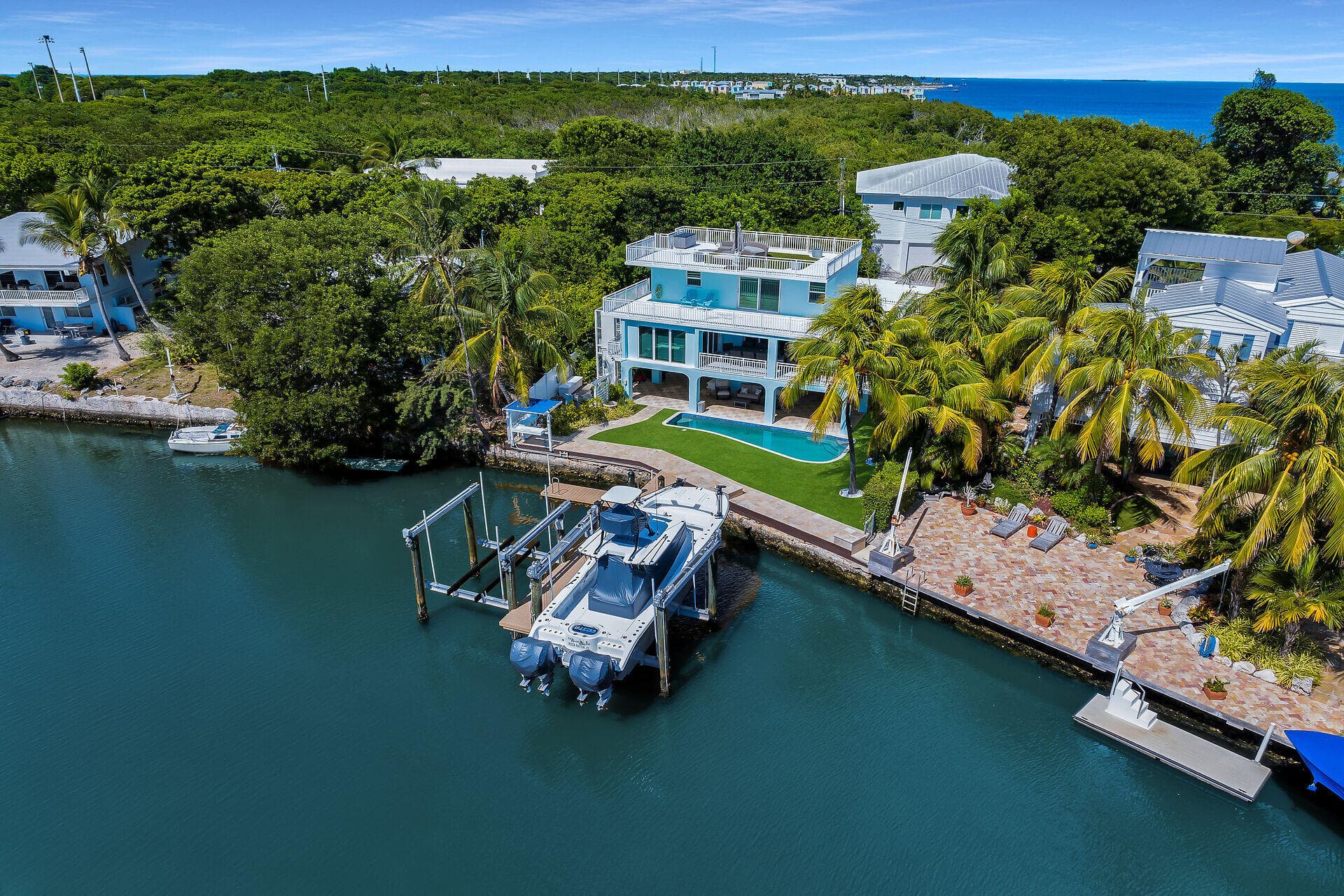 313 North Drive 4