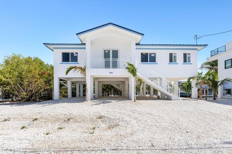 31441 Avenue F photo 1