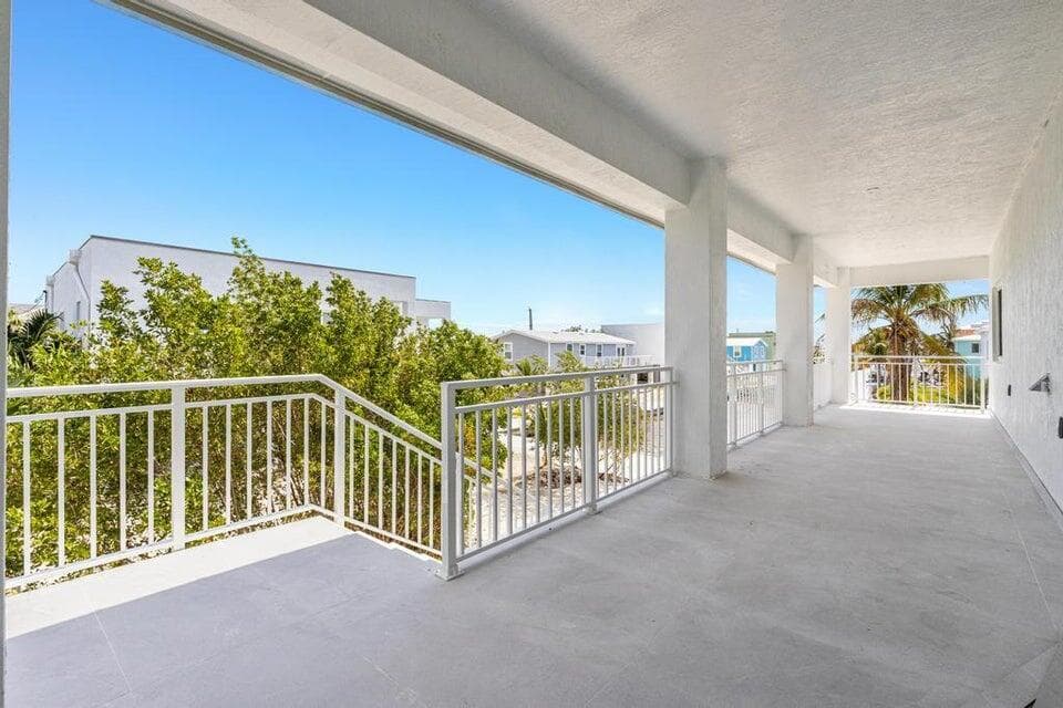 31441 Avenue F photo 3