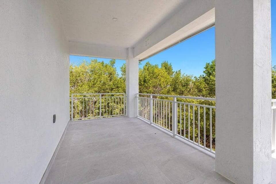 31441 Avenue F photo 4
