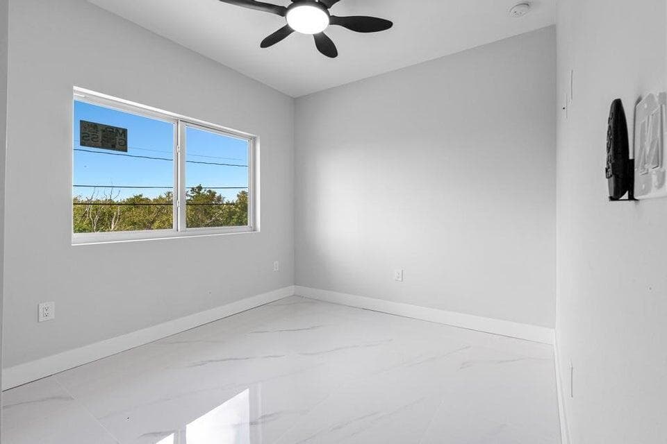 31441 Avenue F photo 9