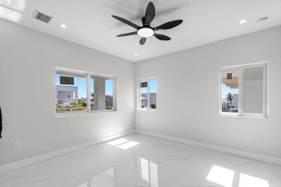 31441 Avenue F photo 14