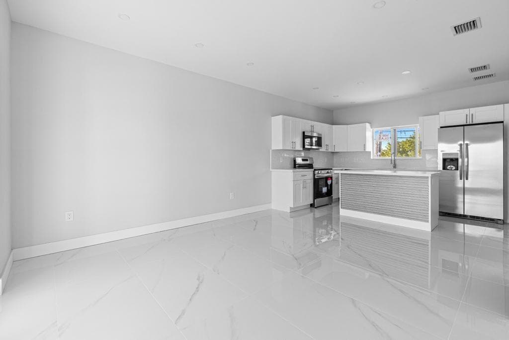 31569 Avenue D photo 4