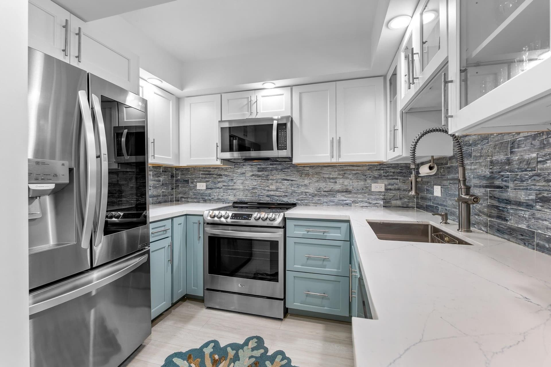 2000 Coco Plum Drive 302 photo 5