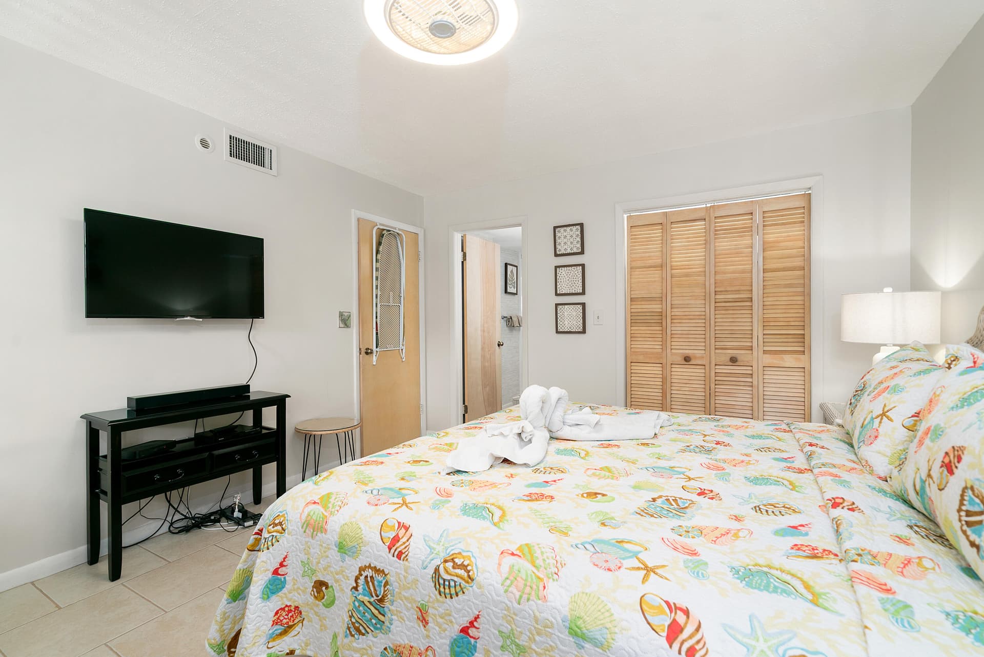500 Burton Drive 4207 photo 11