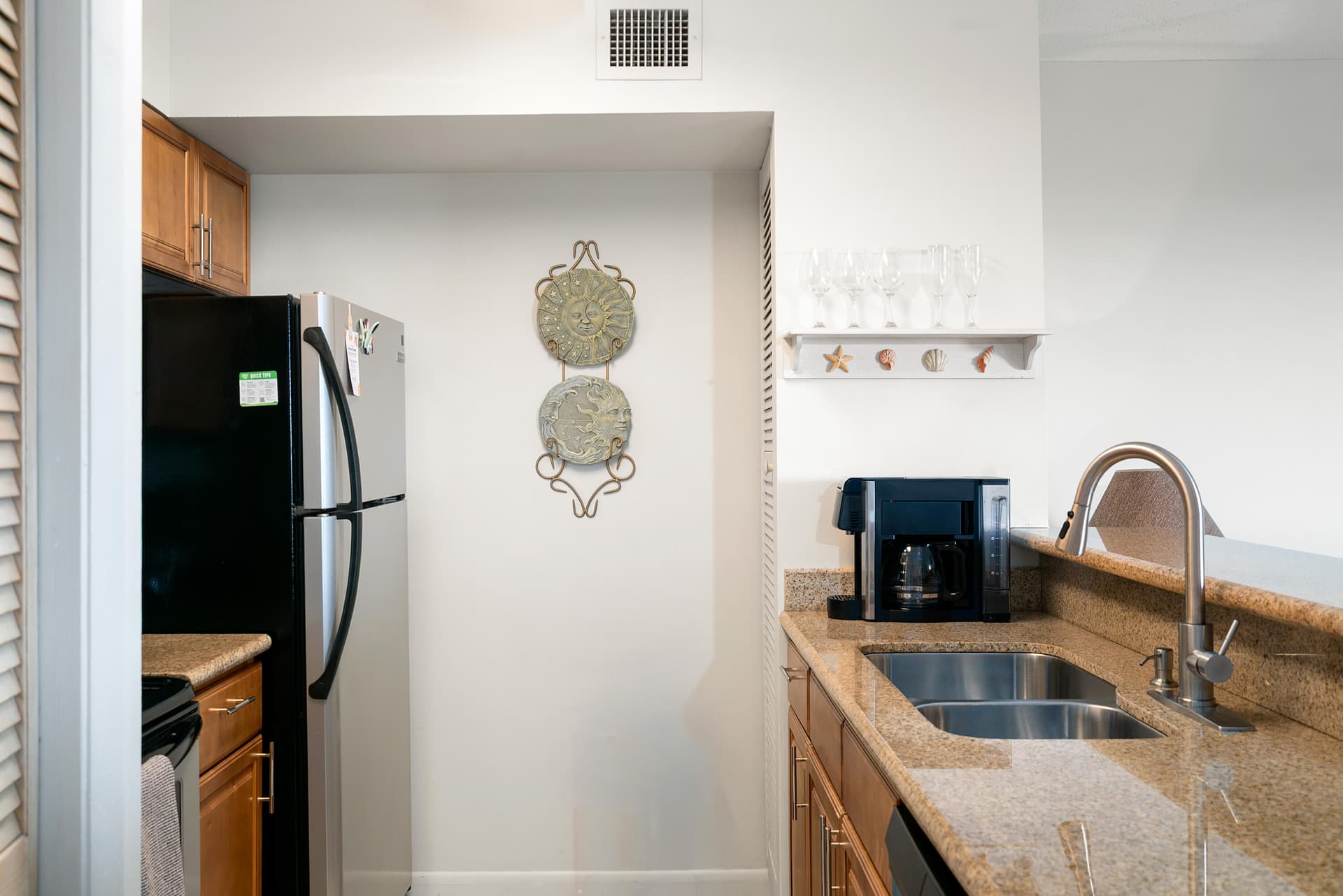 500 Burton Drive 4207 photo 8
