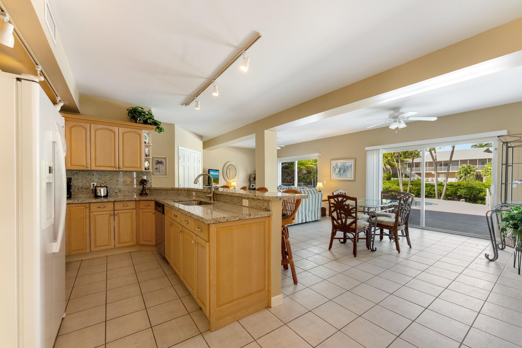 285 13Th Street photo 22