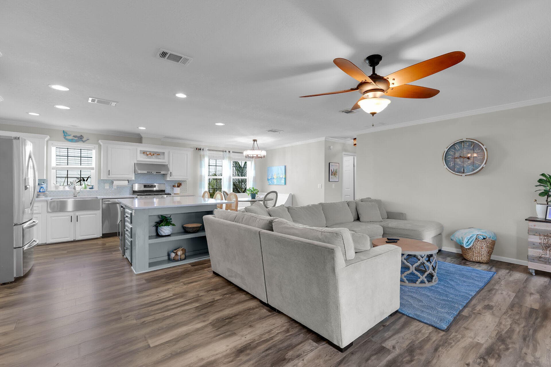 99 Palm Drive photo 7