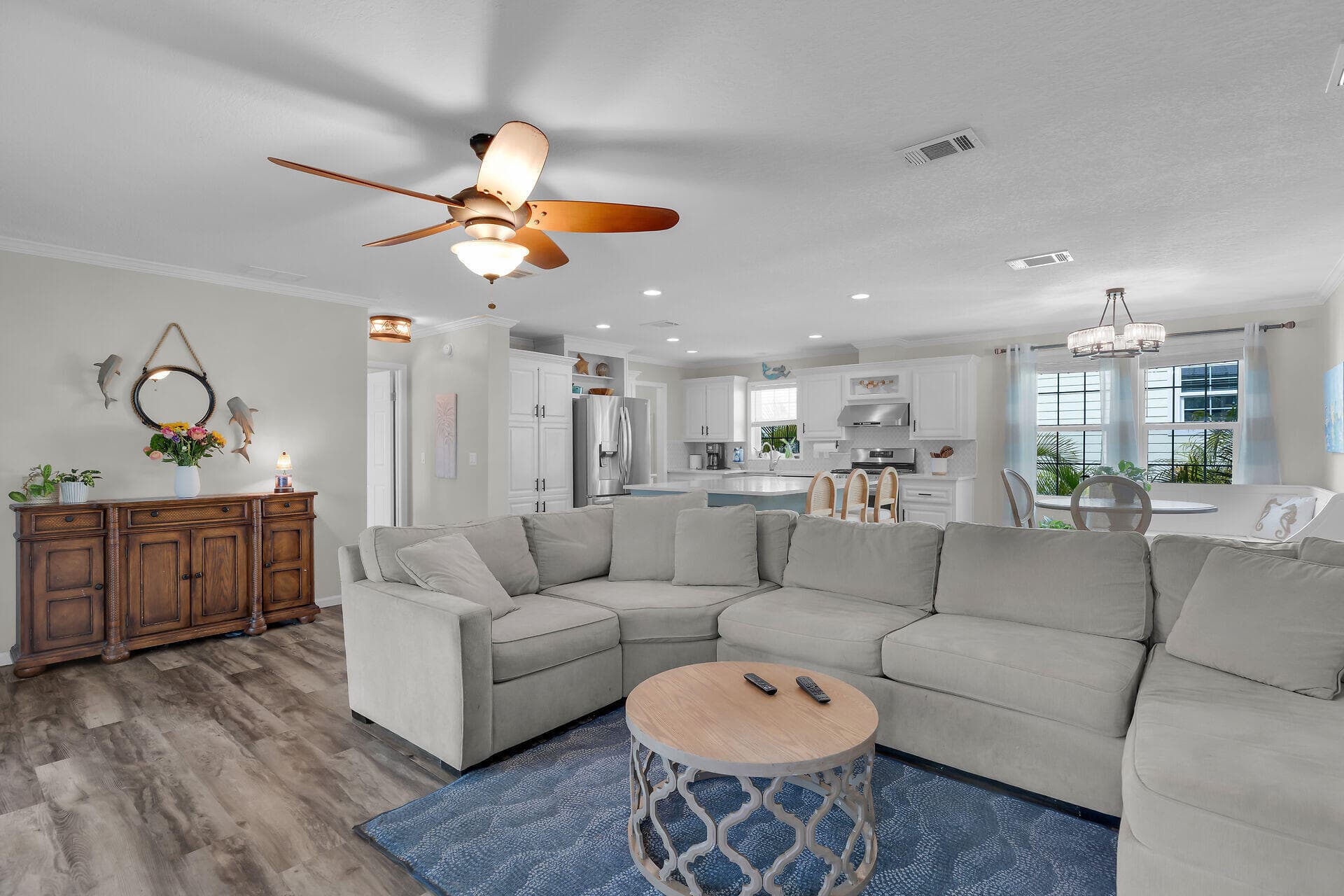 99 Palm Drive photo 9