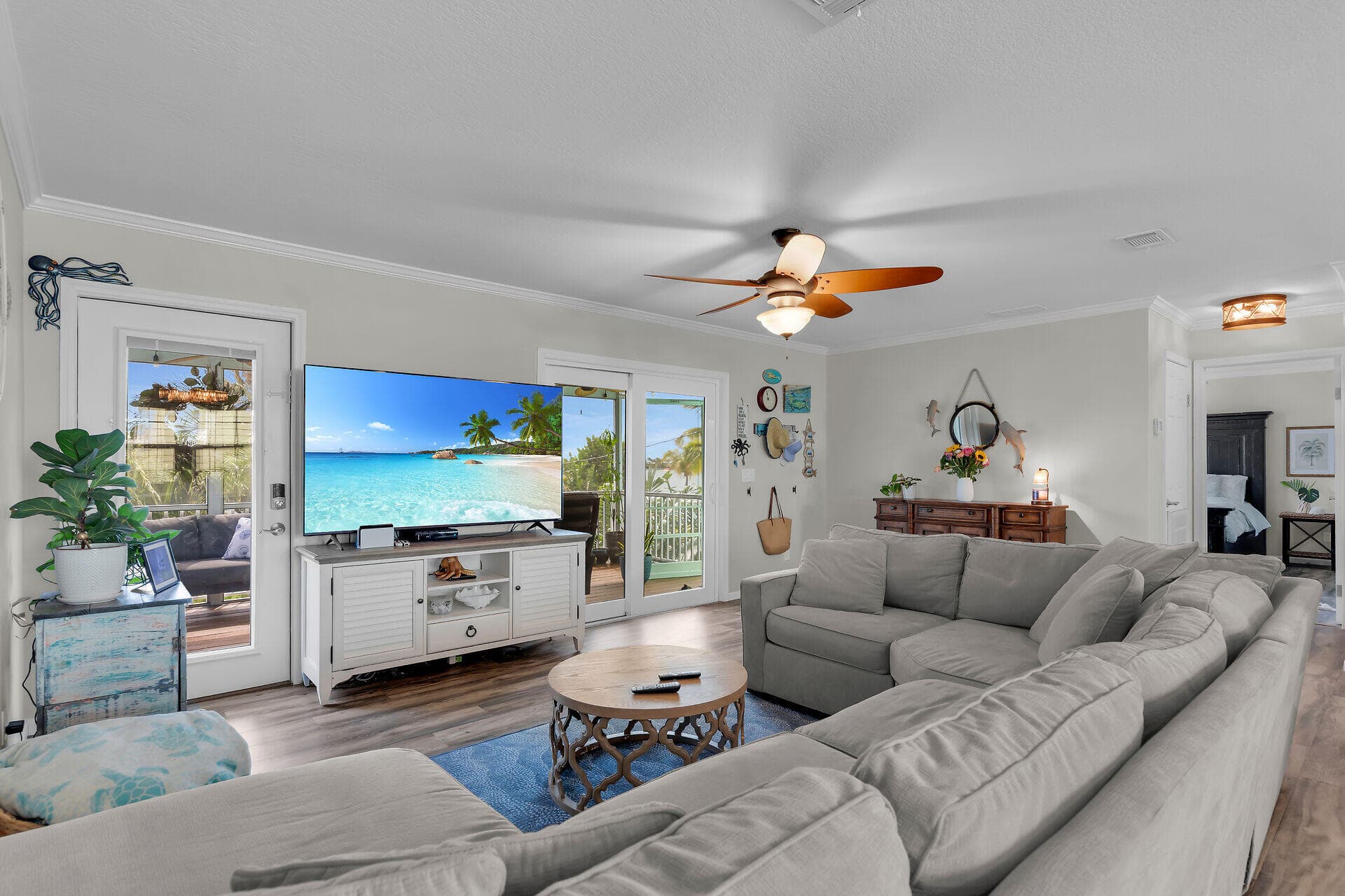 99 Palm Drive photo 10