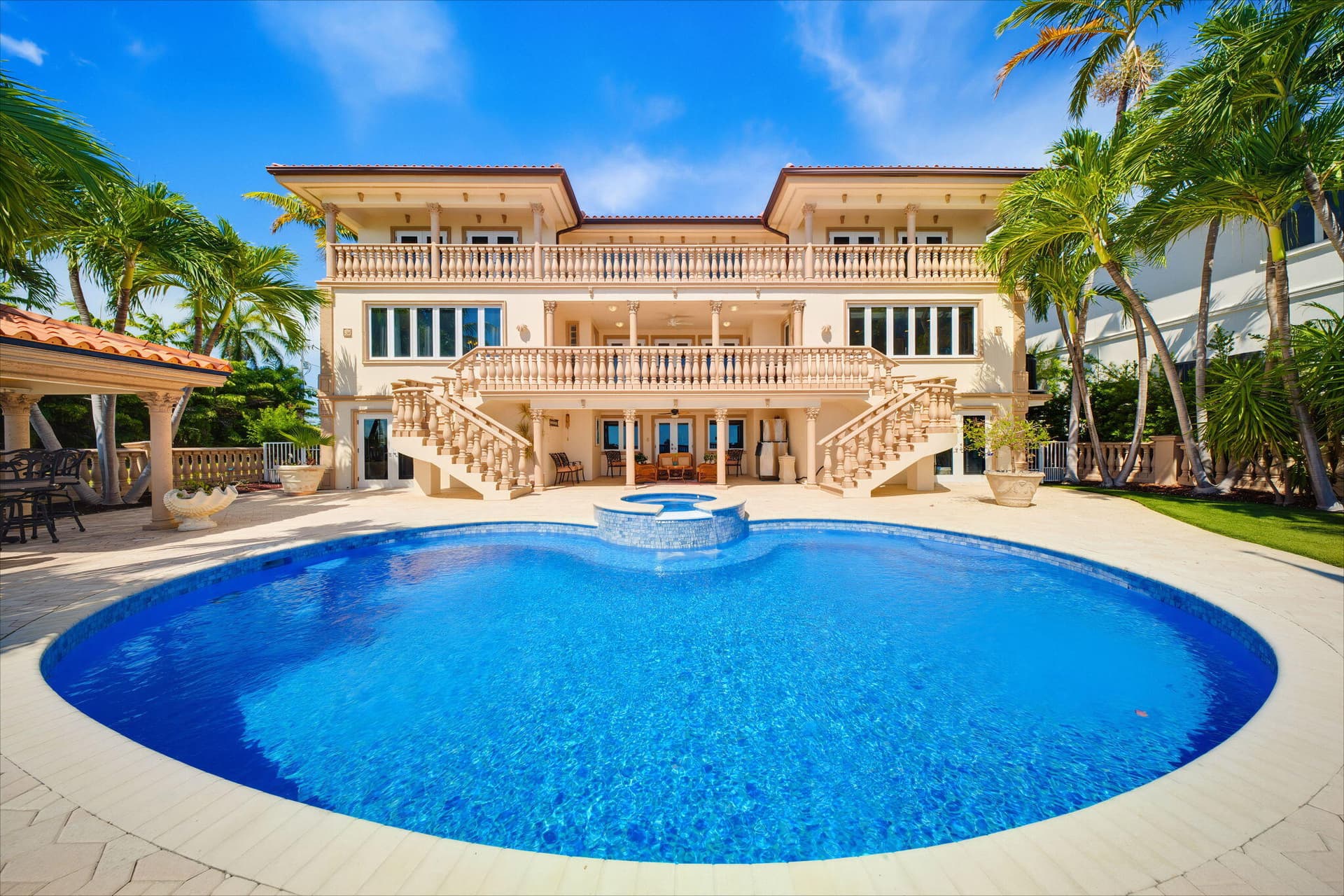 1285 Coury Drive 4